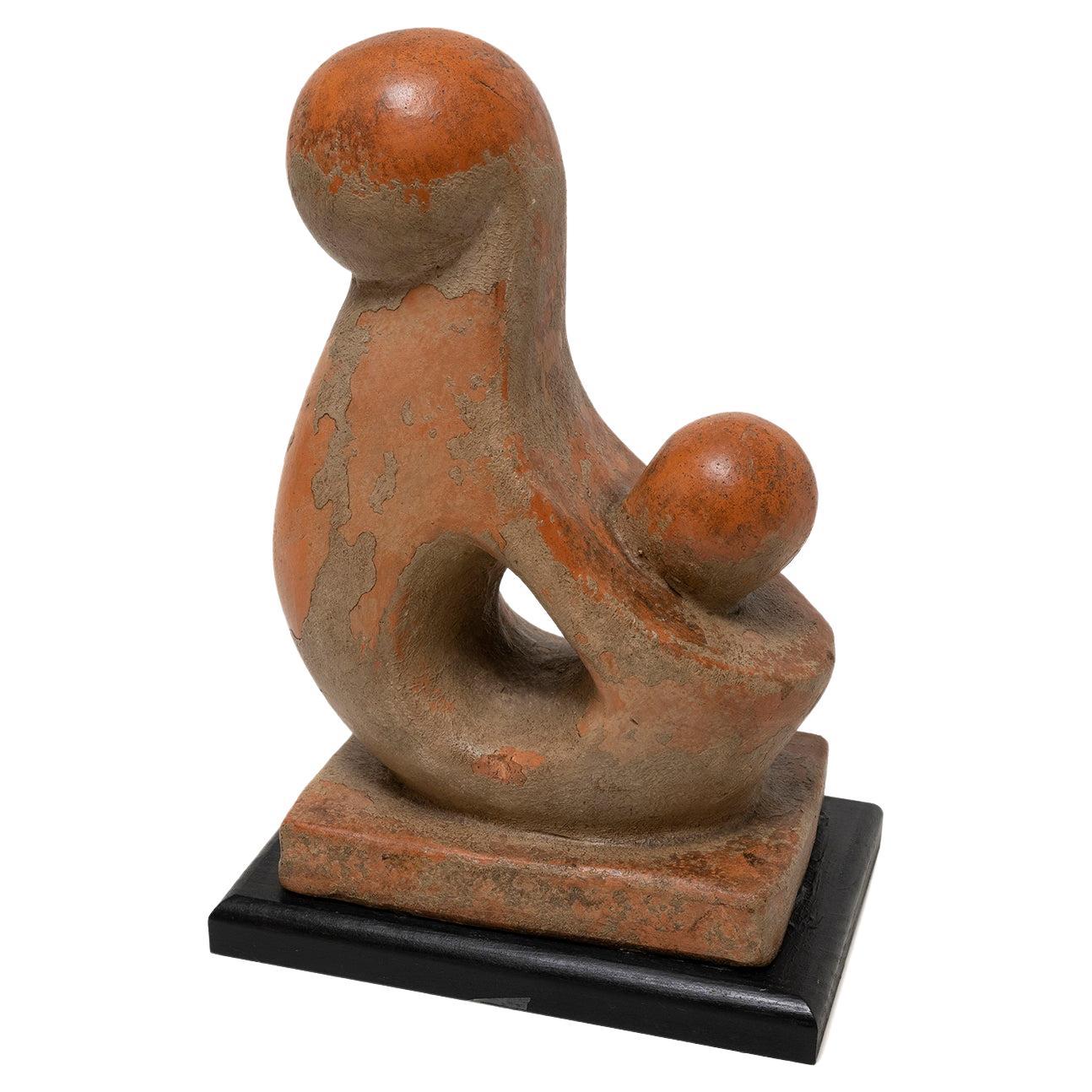 Skulptur aus Terrakotta-Stein für Mutter und Kind, Biomorph, 39 cm 15 1/4 hoch