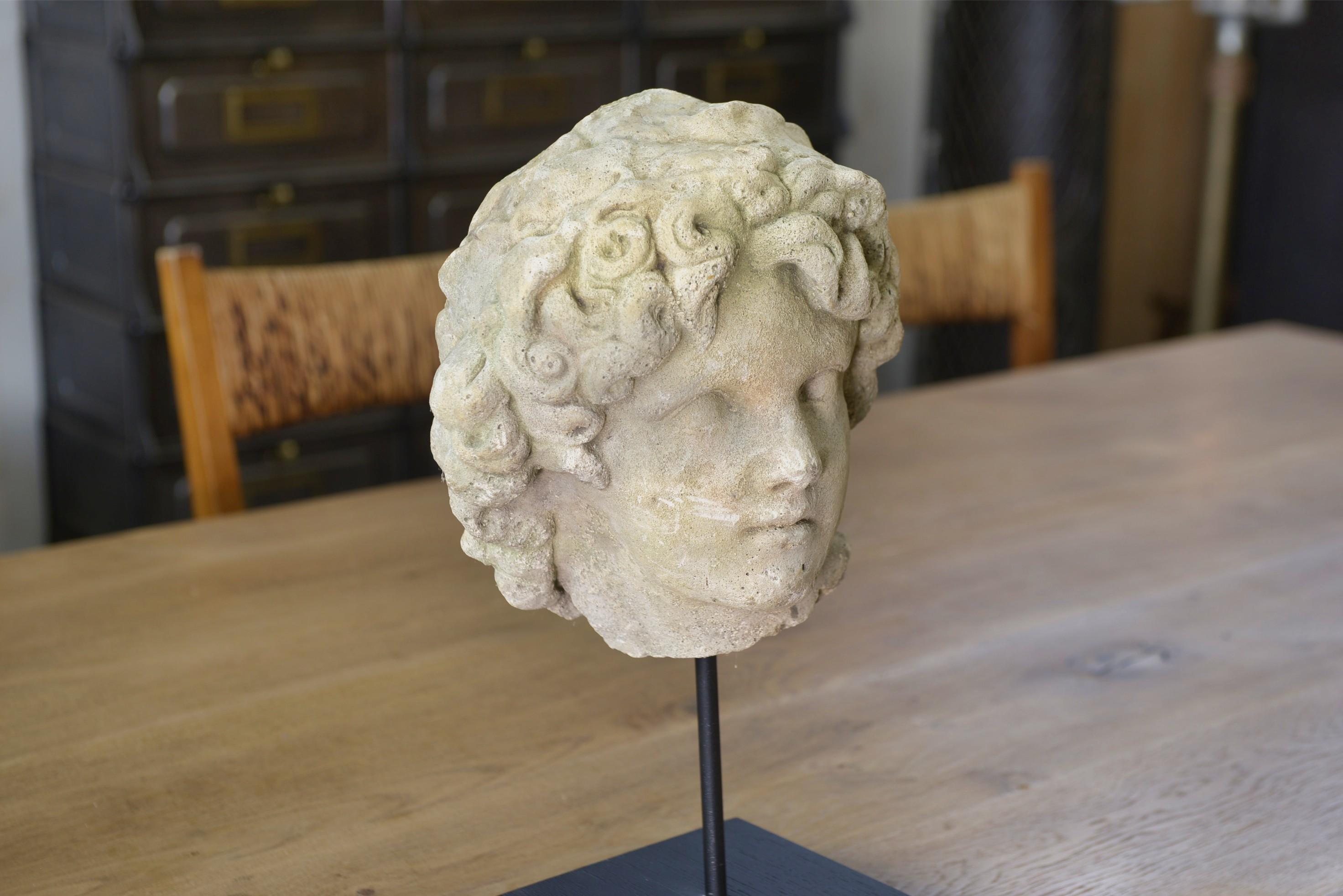 Scultura tête en pierre reconstituée taillée stile antico XIXème in vendita 1