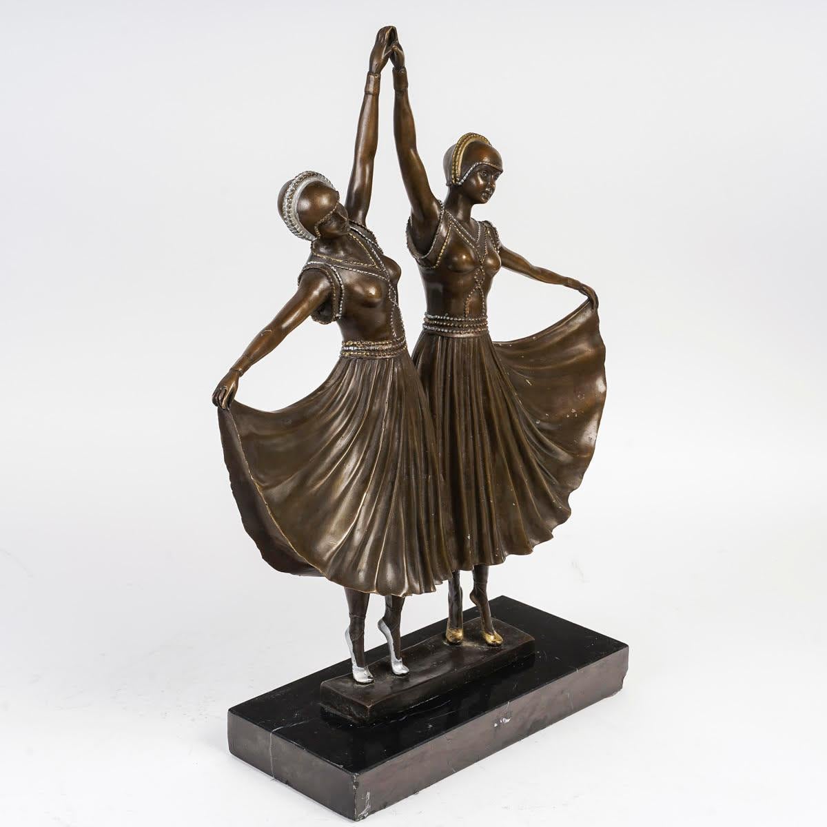 Bronze Sculpture, les danseurs du style Art déco, 20e siècle. en vente
