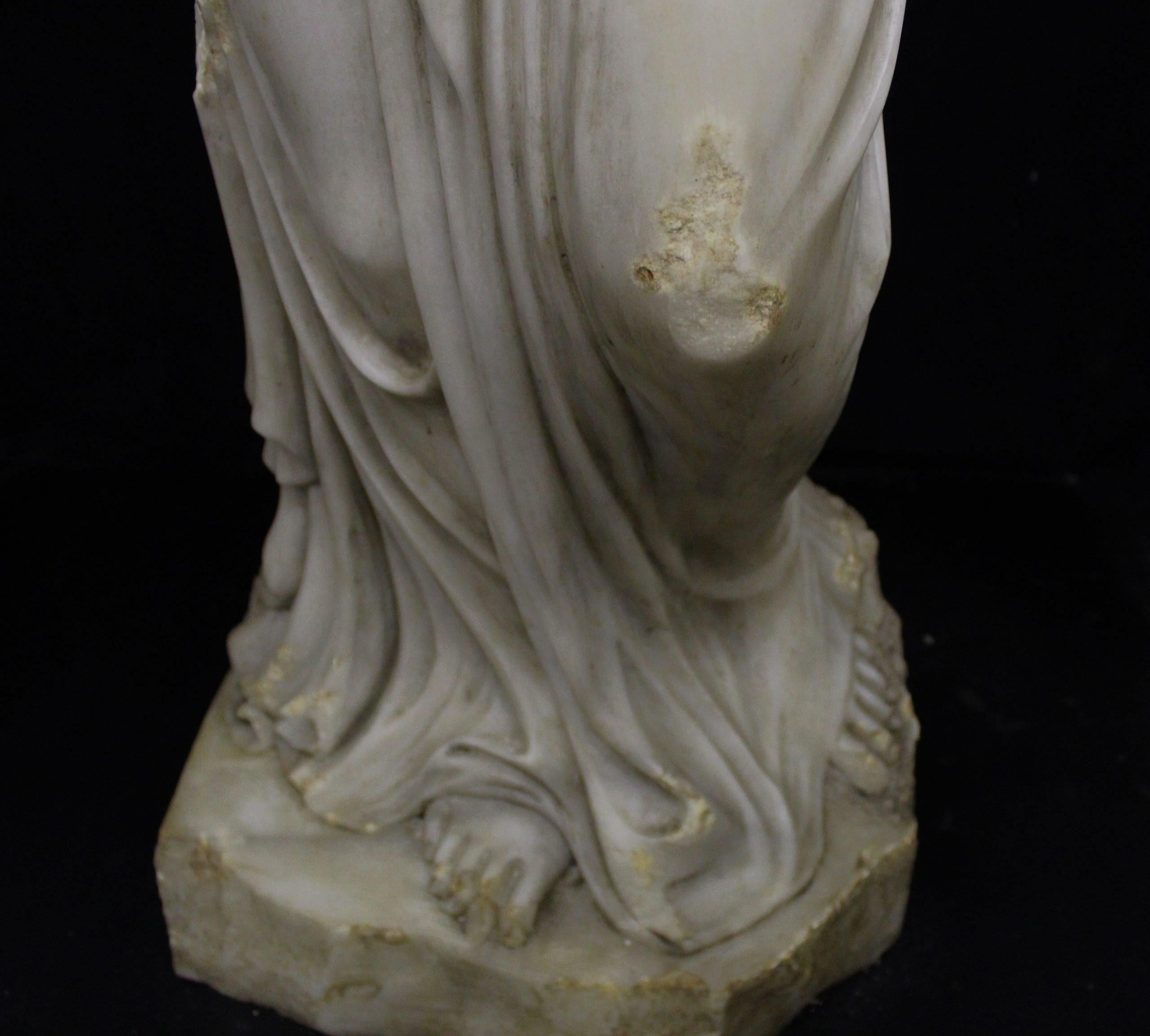Sculpture, togated torso of Venus In Good Condition For Sale In Rome, IT