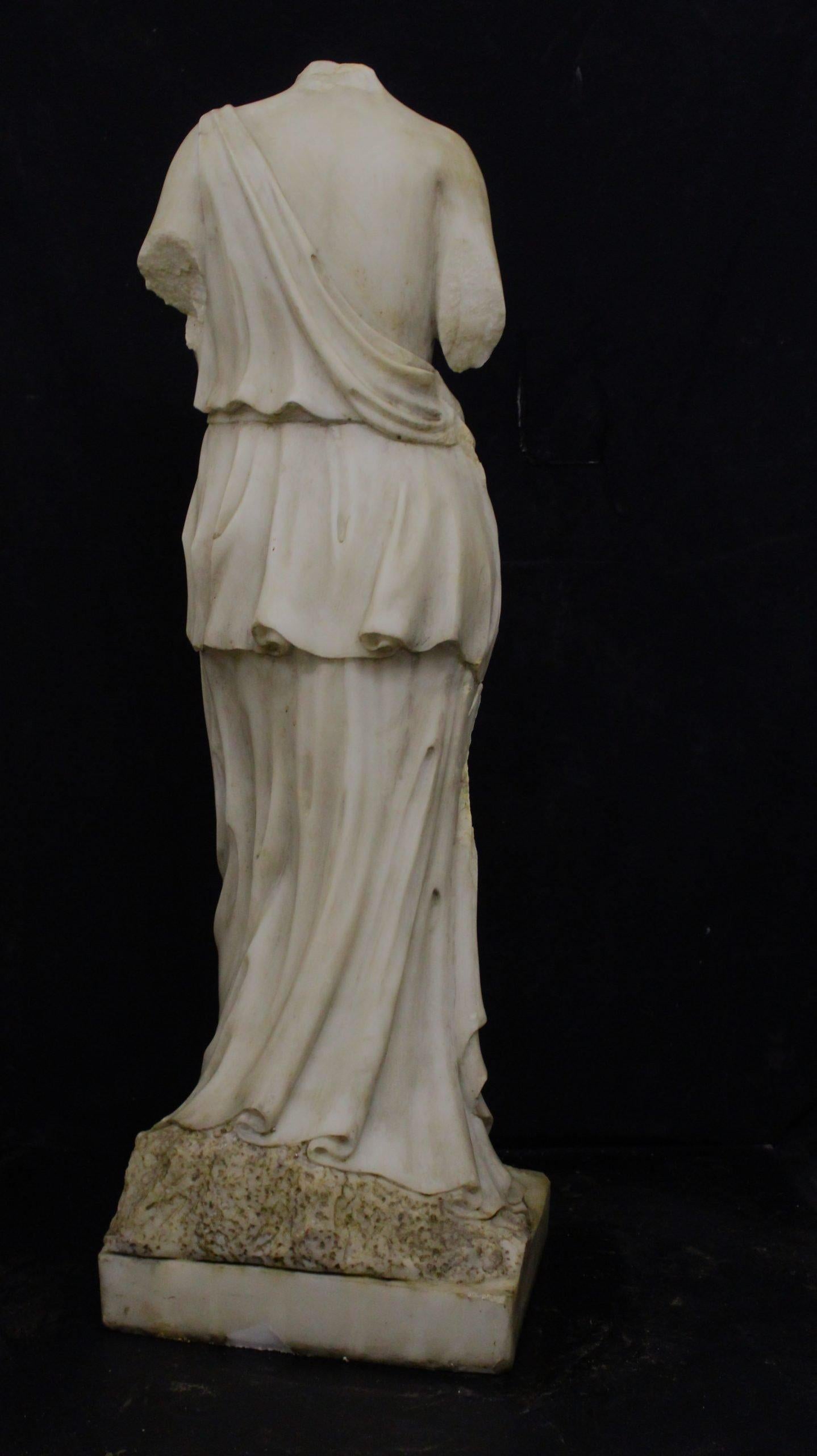 Sculpture, togated torso of Venus For Sale 2