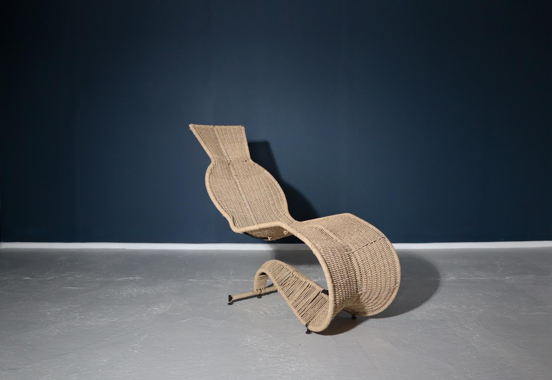 Tom Dixon 'Bolide' Woven Seagrass chair, London, 1991

The metal sculptured Bolide is a true British icon and has become super rare
making it the ultimate collectors piece.

Tom Dixon quoted the Design to be one of the most decorative
and