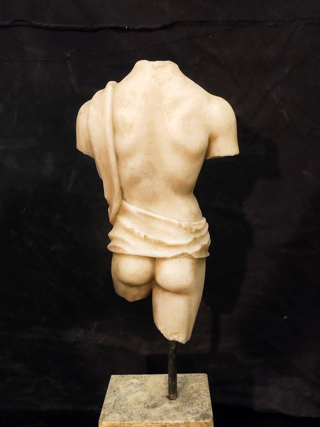 Scultura, Torso Togato in marmo - 81 cm - Marmo In condizioni buone in vendita a Rome, IT