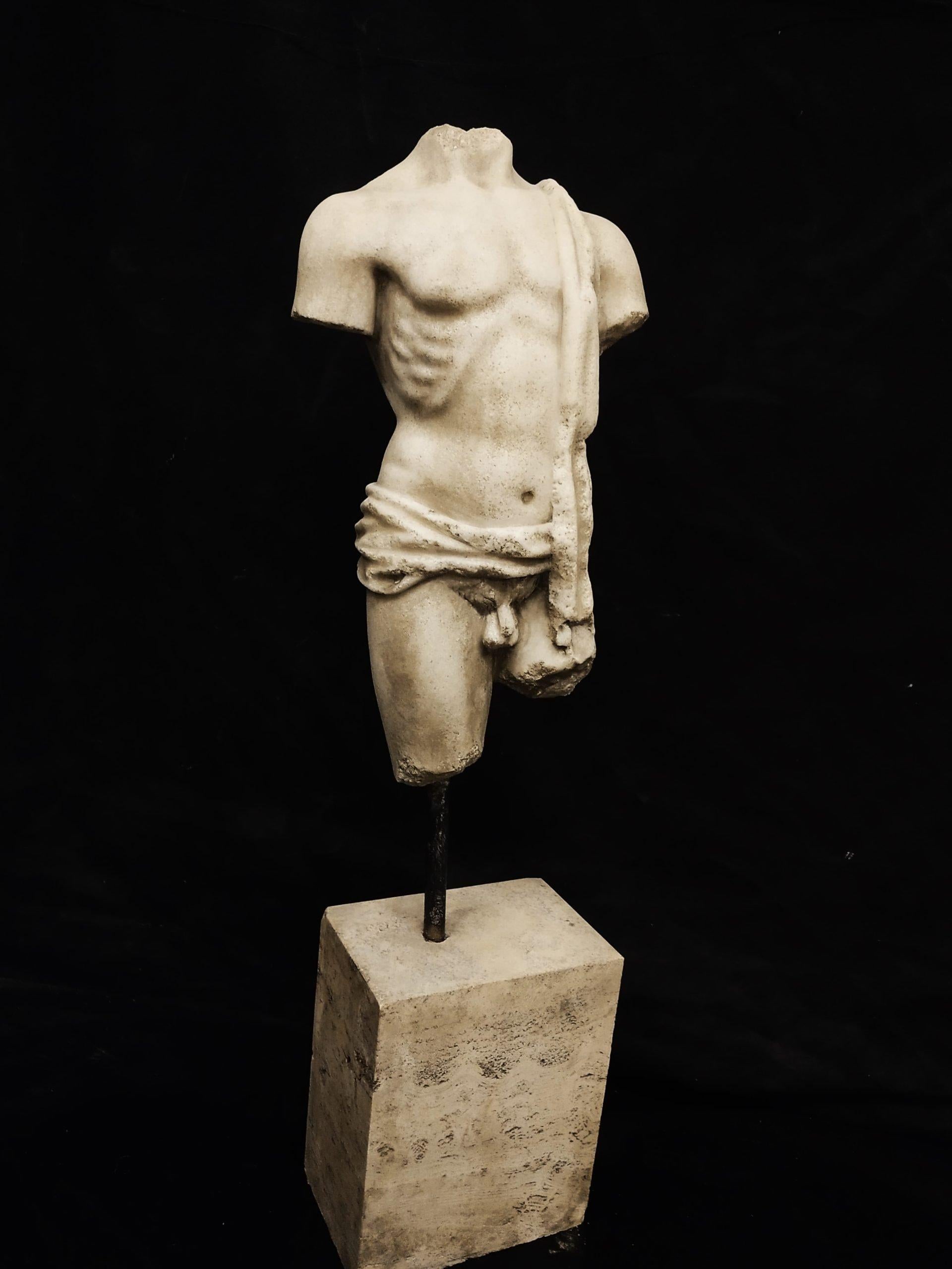 XX secolo Scultura, Torso Togato in marmo - 81 cm - Marmo in vendita