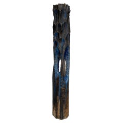 Sculpture « Totem » en bois avec patine bleue