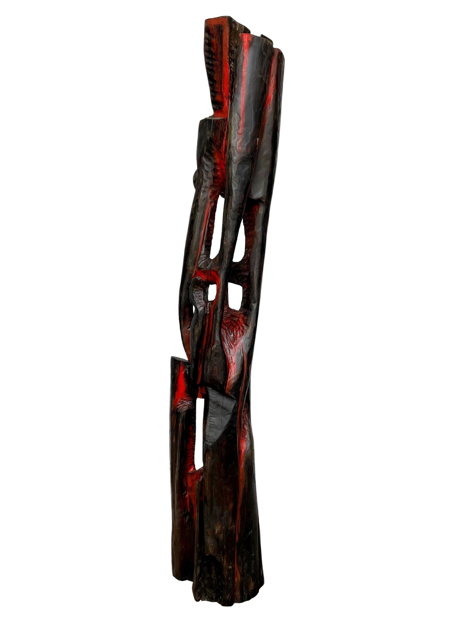 Bois Sculpture « Totem » en bois avec patine rouge en vente