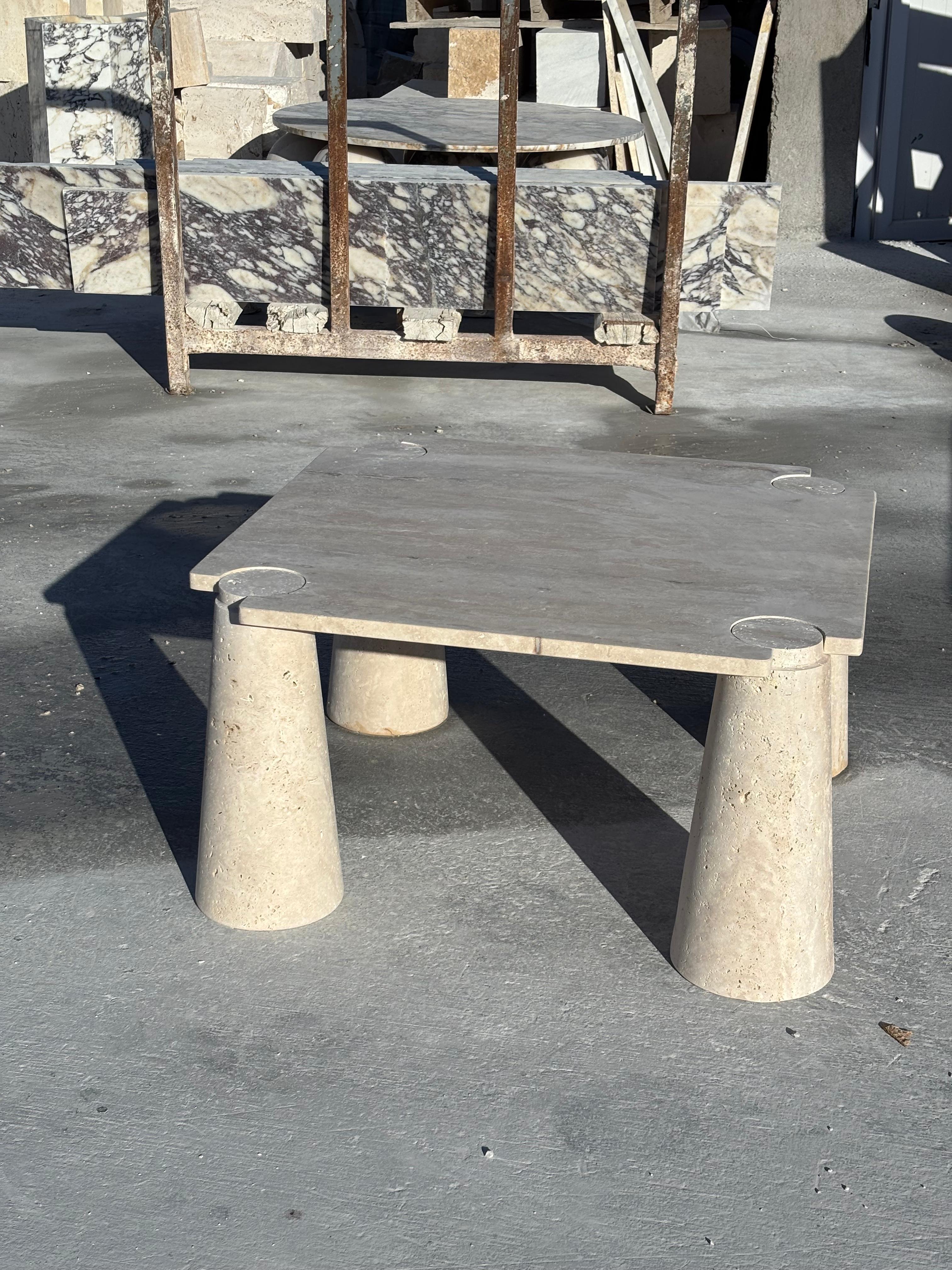 Tavolino da caffè in travertino scultura, tavolino da salotto minimalista fatto a mano in Stone Designs in vendita 2