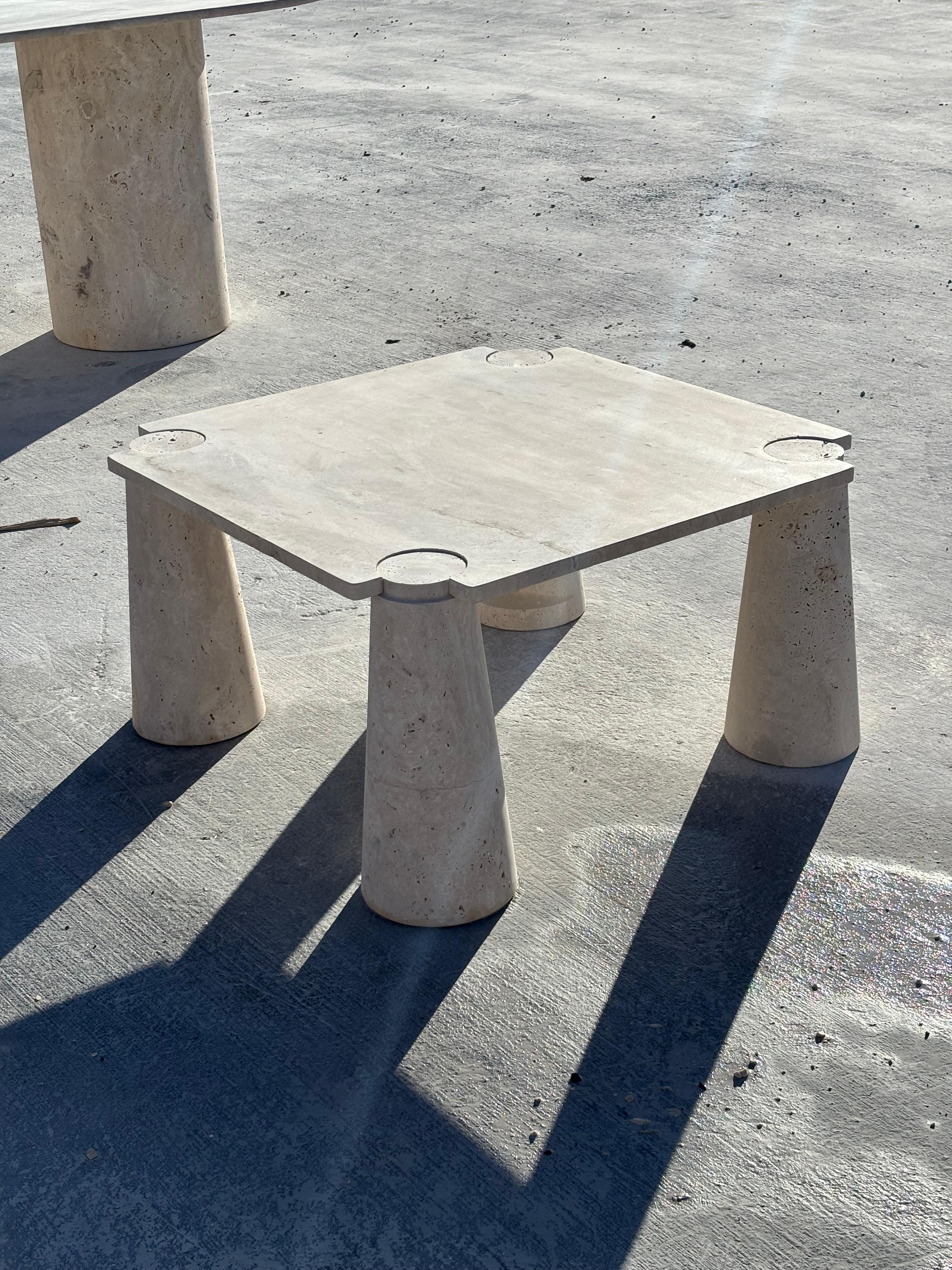 Arts and Crafts Tavolino da caffè in travertino scultura, tavolino da salotto minimalista fatto a mano in Stone Designs in vendita