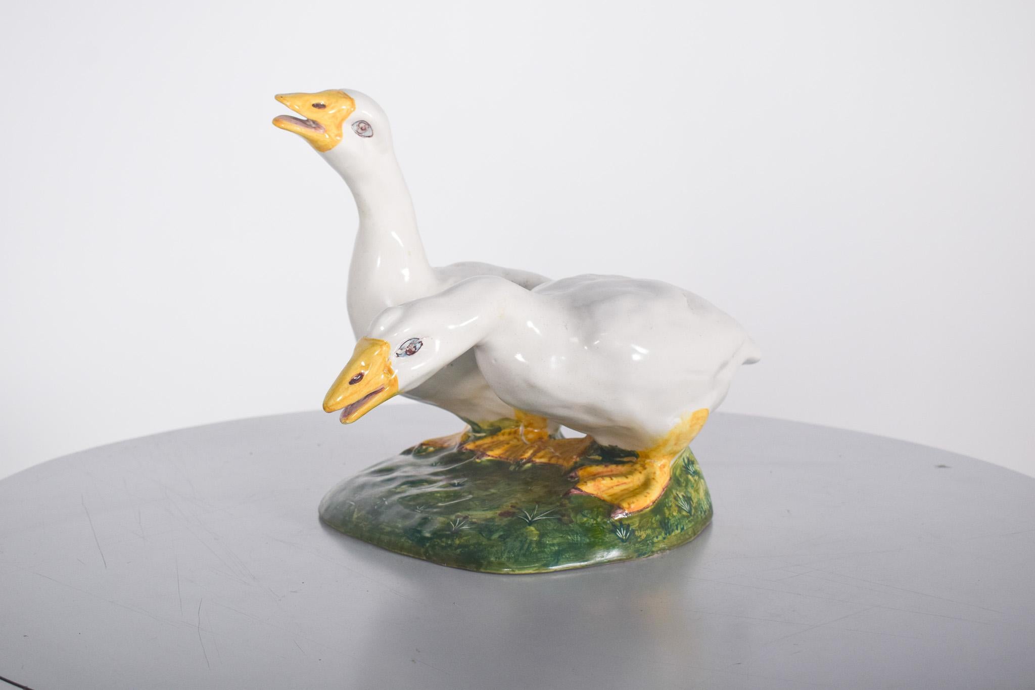 Skulptur, Zwei Enten in Sant'Anna Fayence, Portugal (Moderne der Mitte des Jahrhunderts) im Angebot