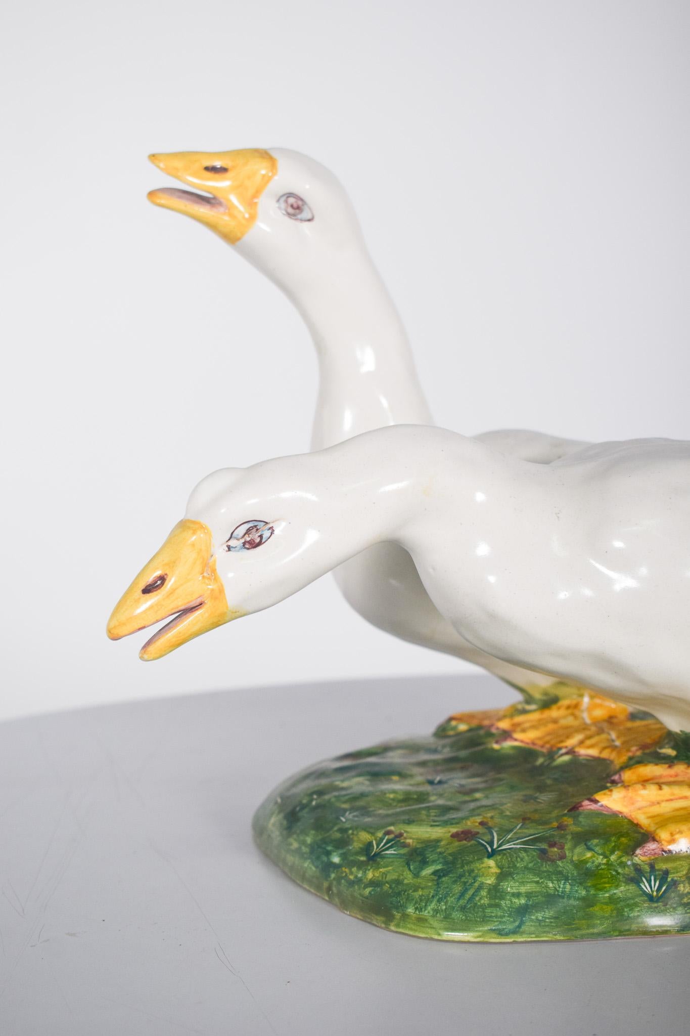 Skulptur, Zwei Enten in Sant'Anna Fayence, Portugal (Handbemalt) im Angebot