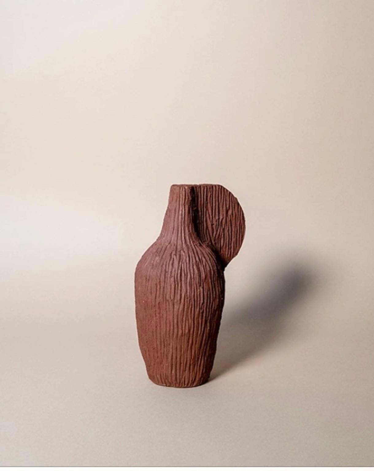Skulptur-Vase mit Gitter von Maria Lenskjold im Zustand „Neu“ im Angebot in Geneve, CH