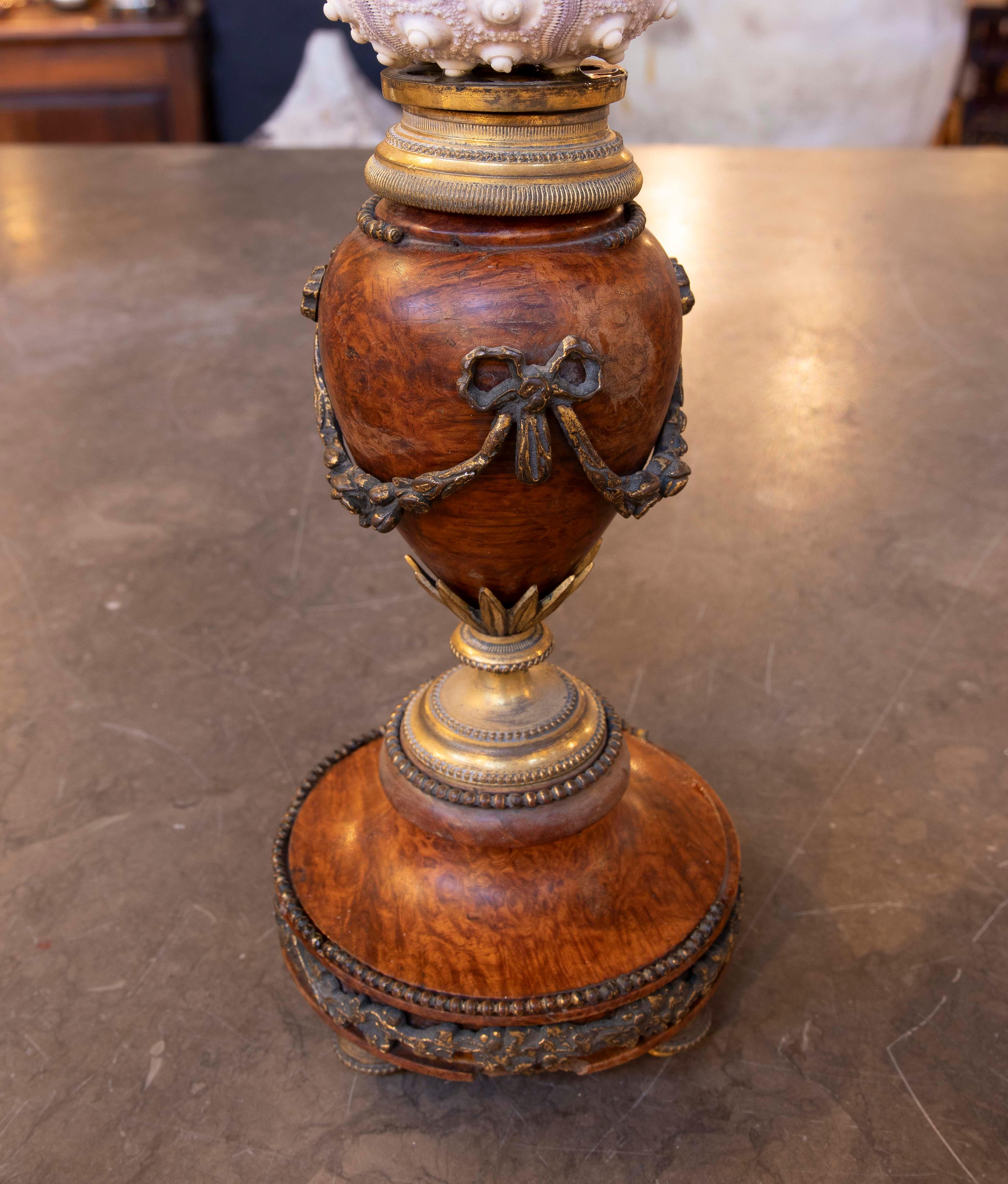 Scultura con conchiglie con base Antique French con bronzo in vendita 6