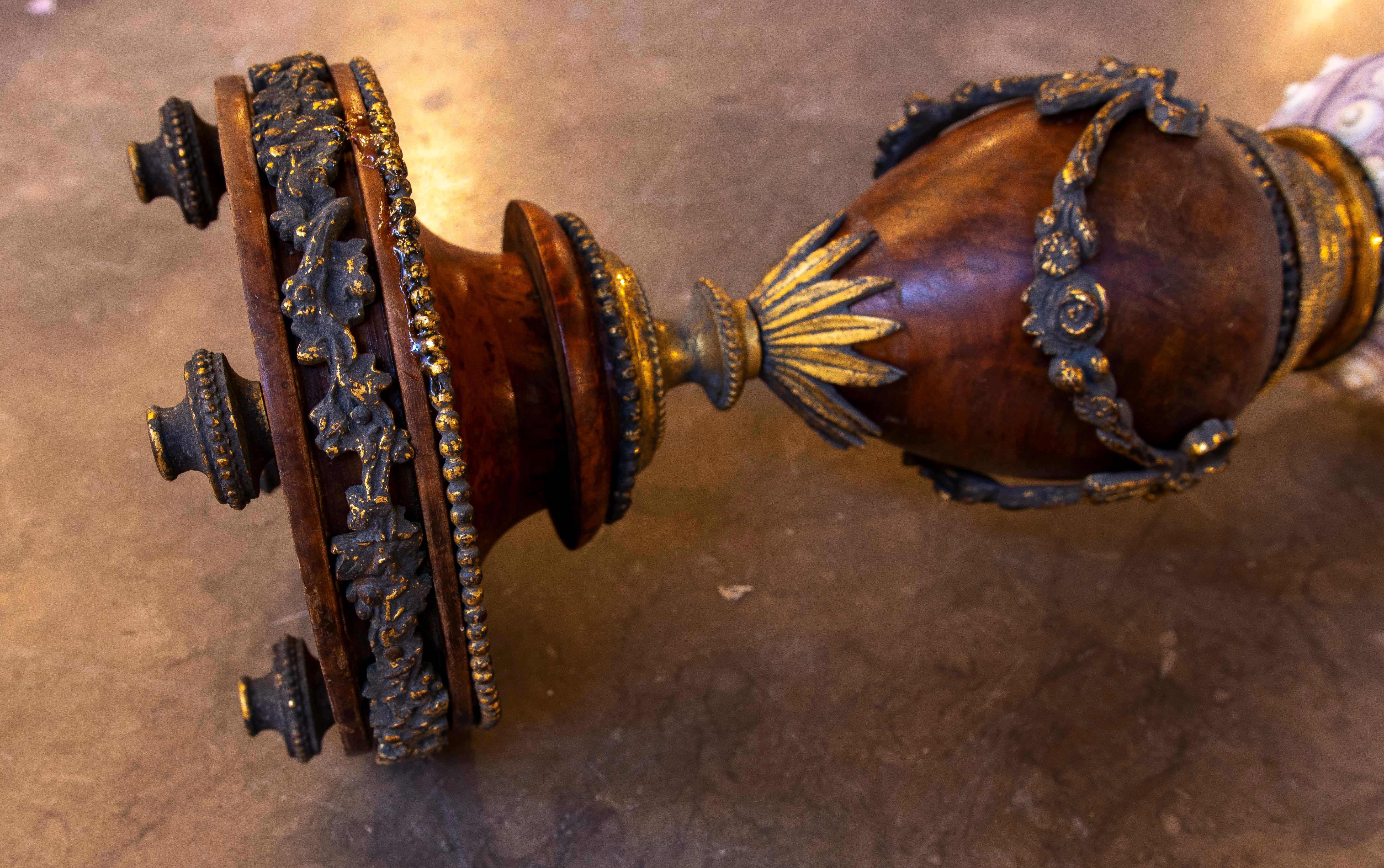 Sculpture avec coquillages  Avec base française ancienne en bronze en vente 11