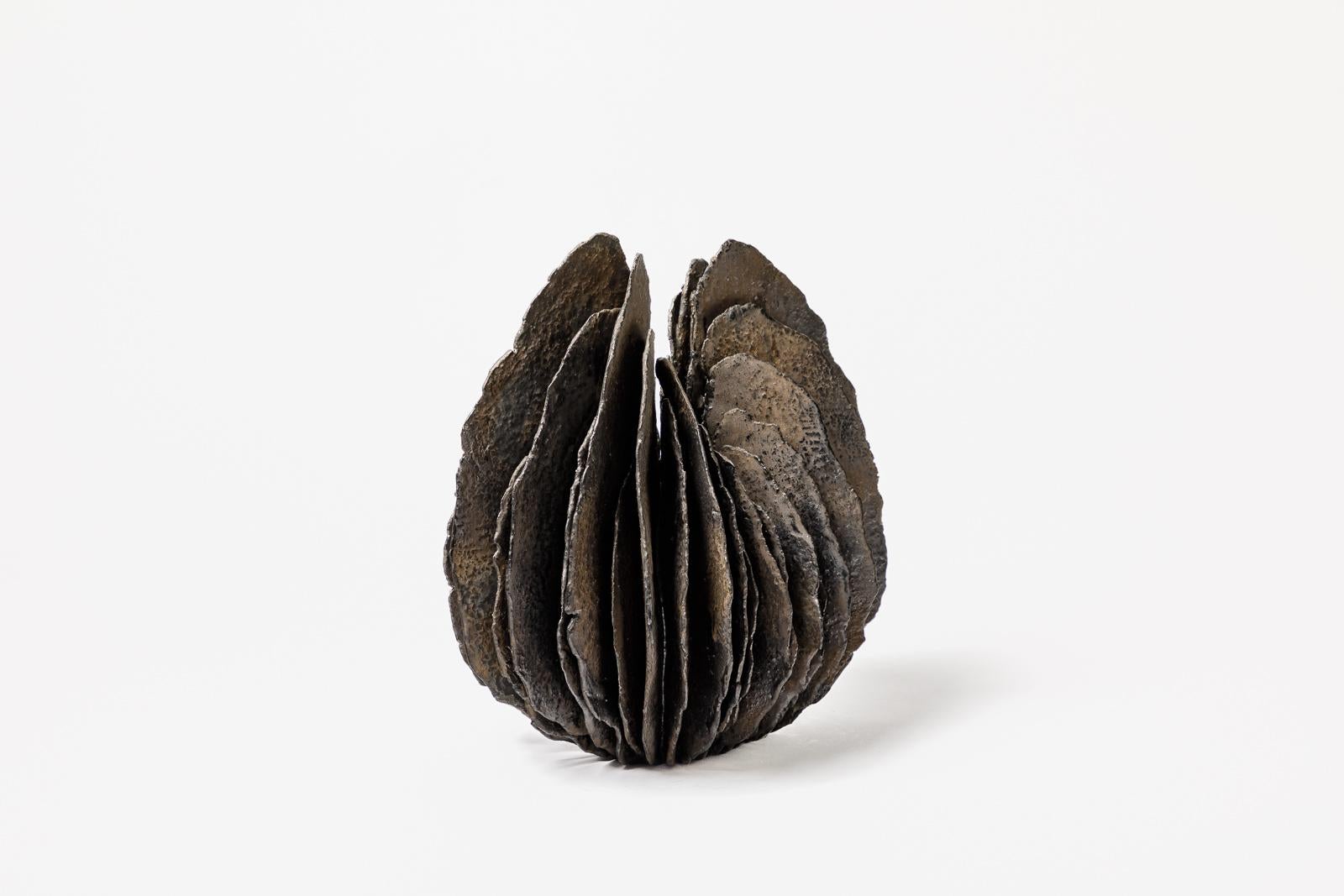 Beaux-Arts Sculpture aux ailes en grès émaillé noir, Jean-Pierre Bonardot, 2022. en vente