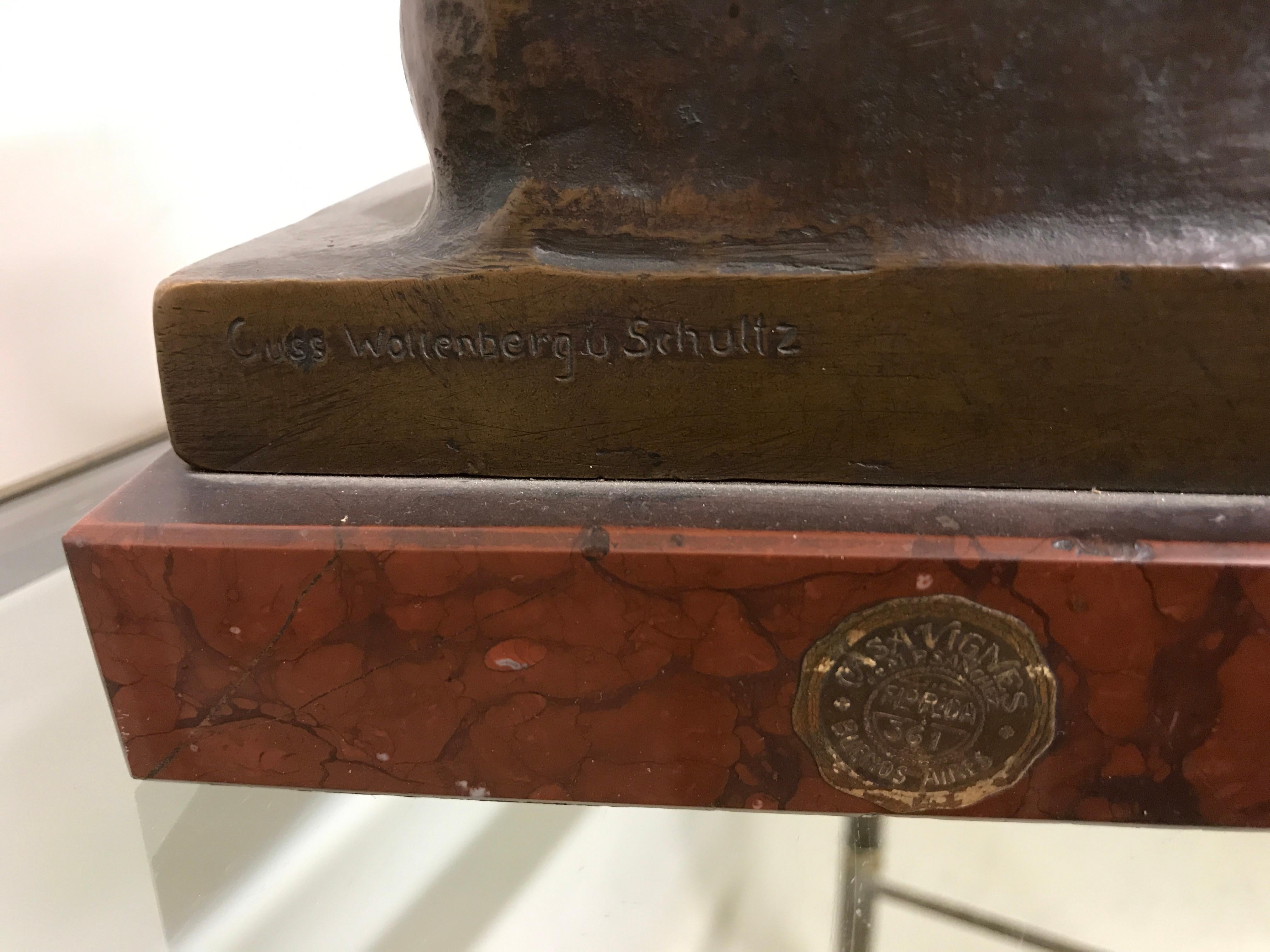Bronze Sculpture - Femme en bronze et marbre Guss Wollenbergu Schuttz en vente