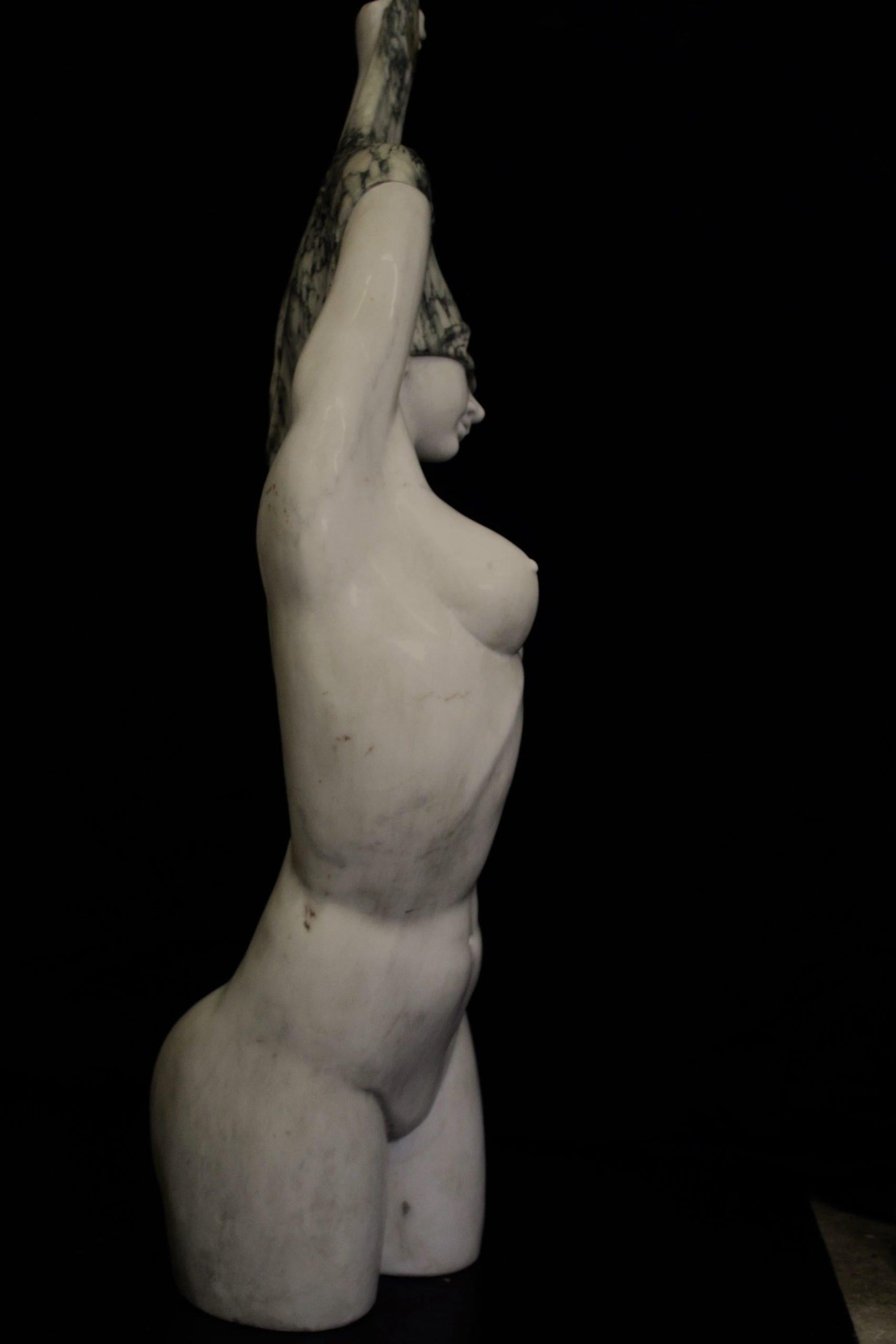 Sculpture, woman undressing - 114 cm.  Scultura, donna che si spoglia Sculpture, woman undressing - marble  Carrara sculpture, modern venere sculpture,- 114 cm