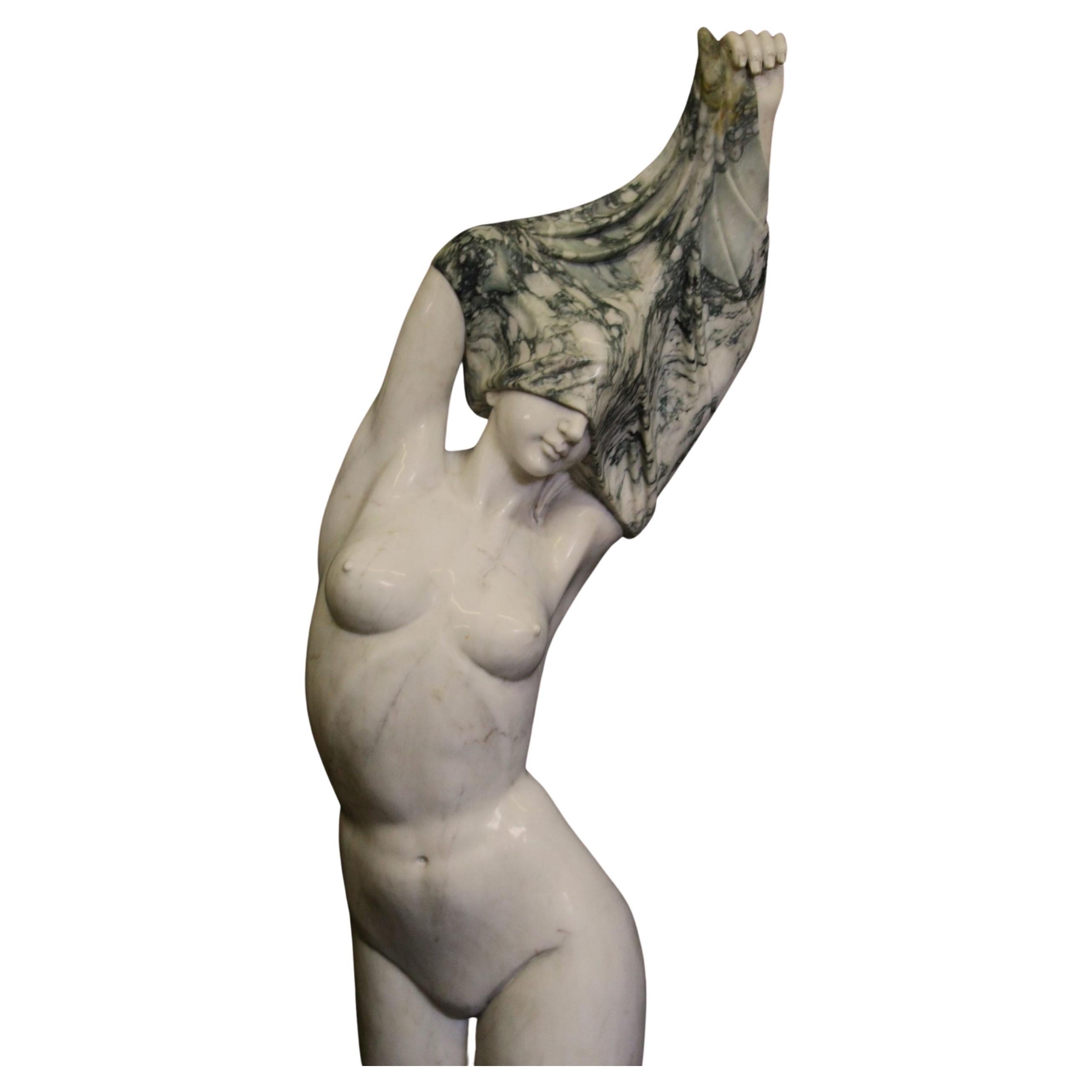 Sculpture, femme s'embrassante, sculpture en marbre, sculpture moderne en placage, h 114 cm