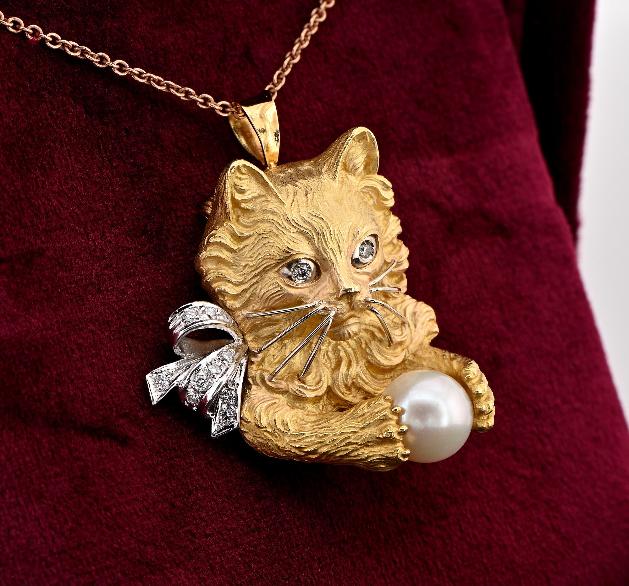 Sculptured Cat Diamond Pearl 18 Kt Brooch Pendant For Sale 2
