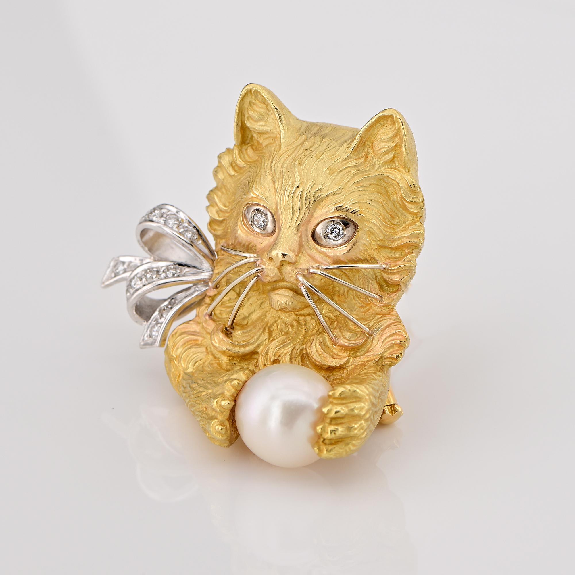 Sculptured Cat Diamond Pearl 18 Kt Brooch Pendant For Sale 3