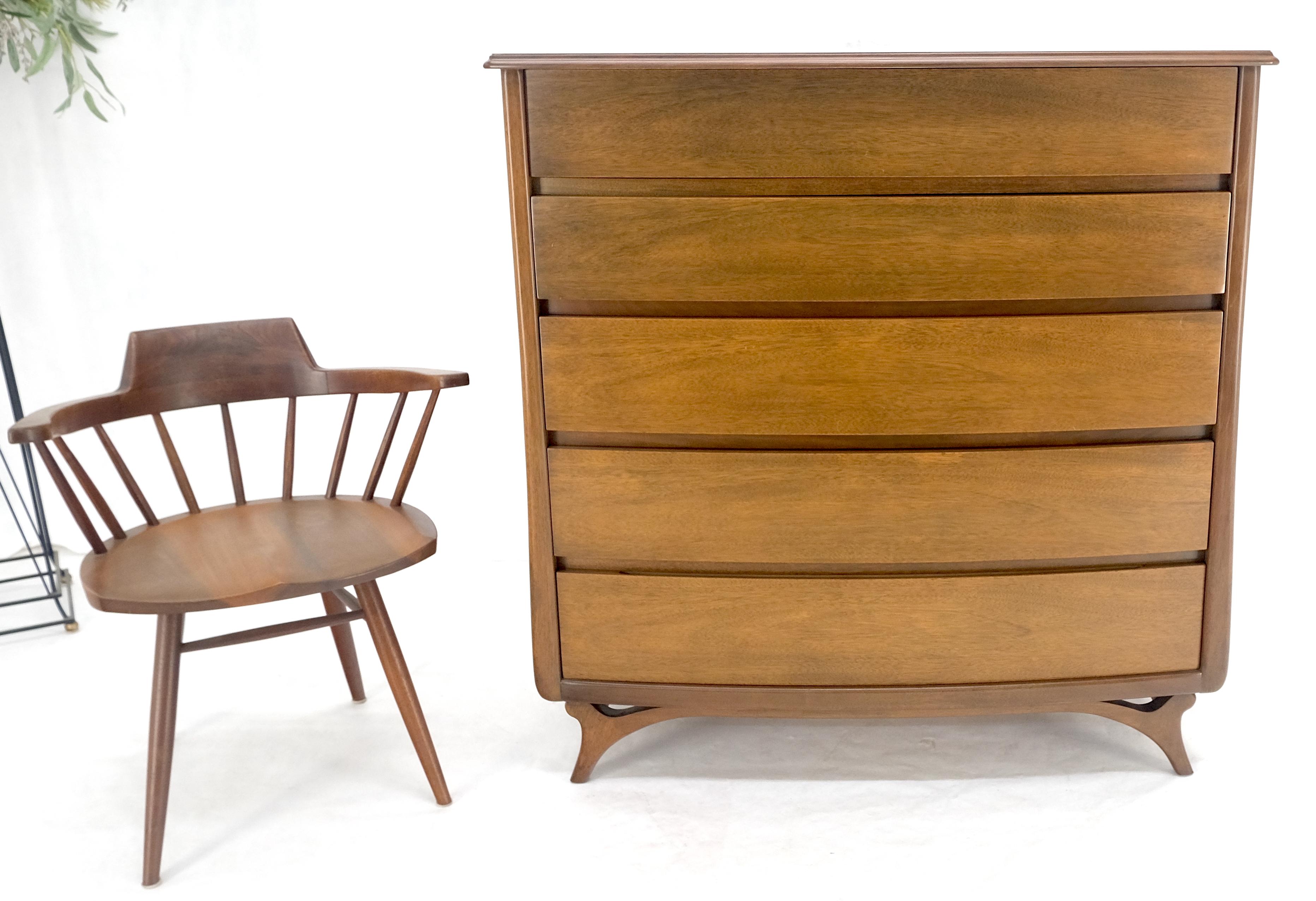 Sculptured Legs American Light Walnut 5 Drawers Bow Front High Boy Dresser MINT! For Sale 6