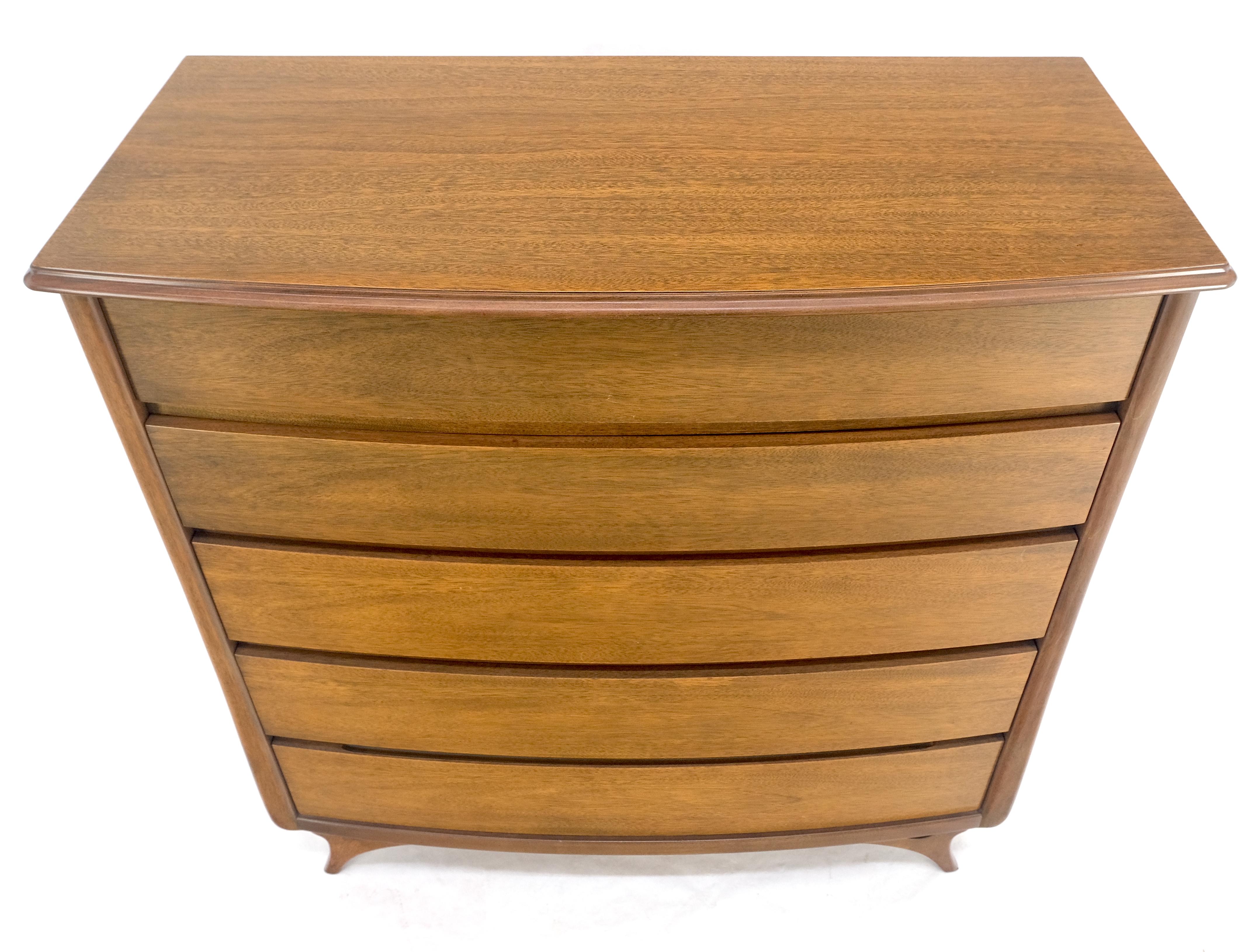 Sculptured Legs American Light Walnut 5 Drawers Bow Front High Boy Dresser MINT! For Sale 8