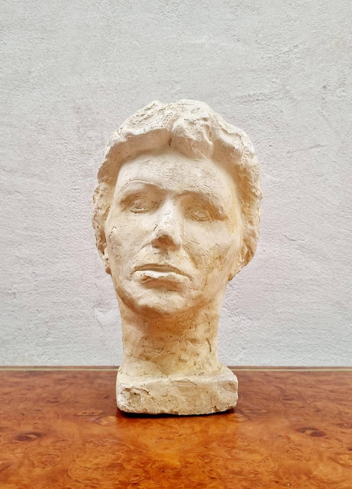 Cabeza femenina modelada en escayola, Italia años 50 mediados del siglo XX en venta