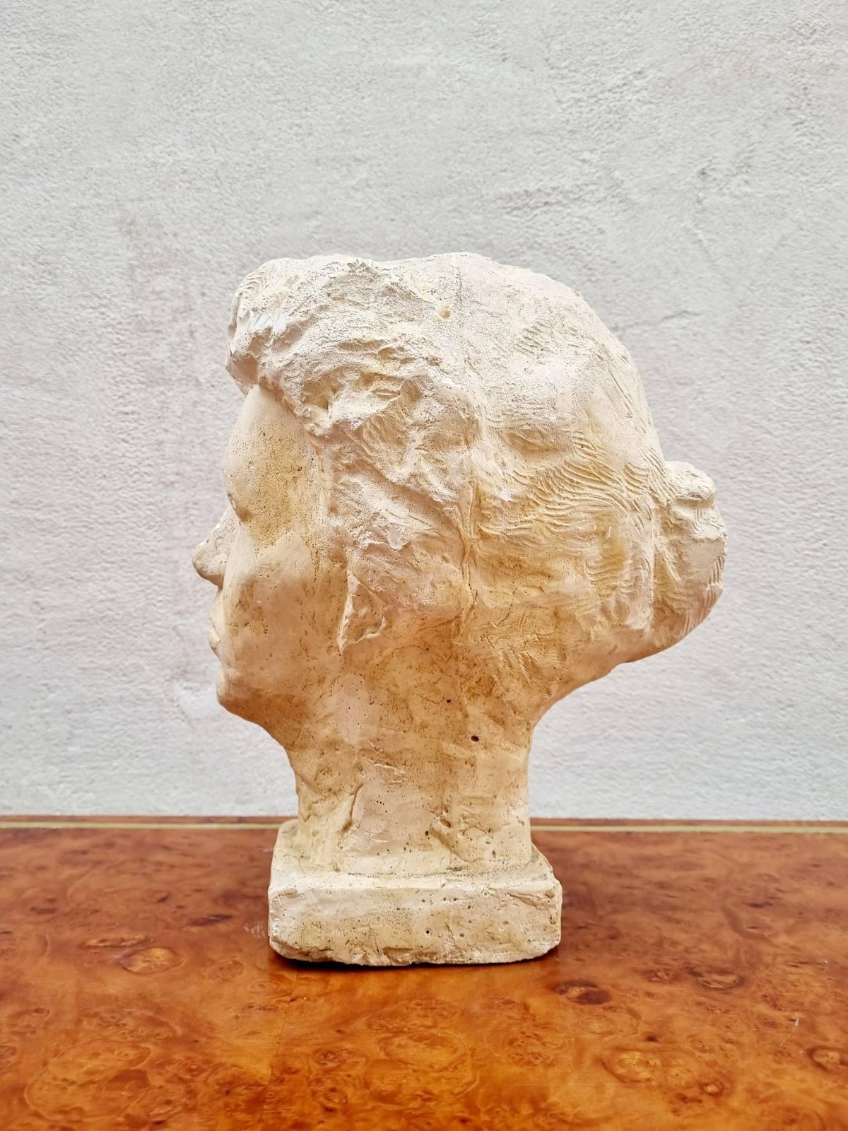 Cabeza femenina modelada en escayola, Italia años 50 en venta 1