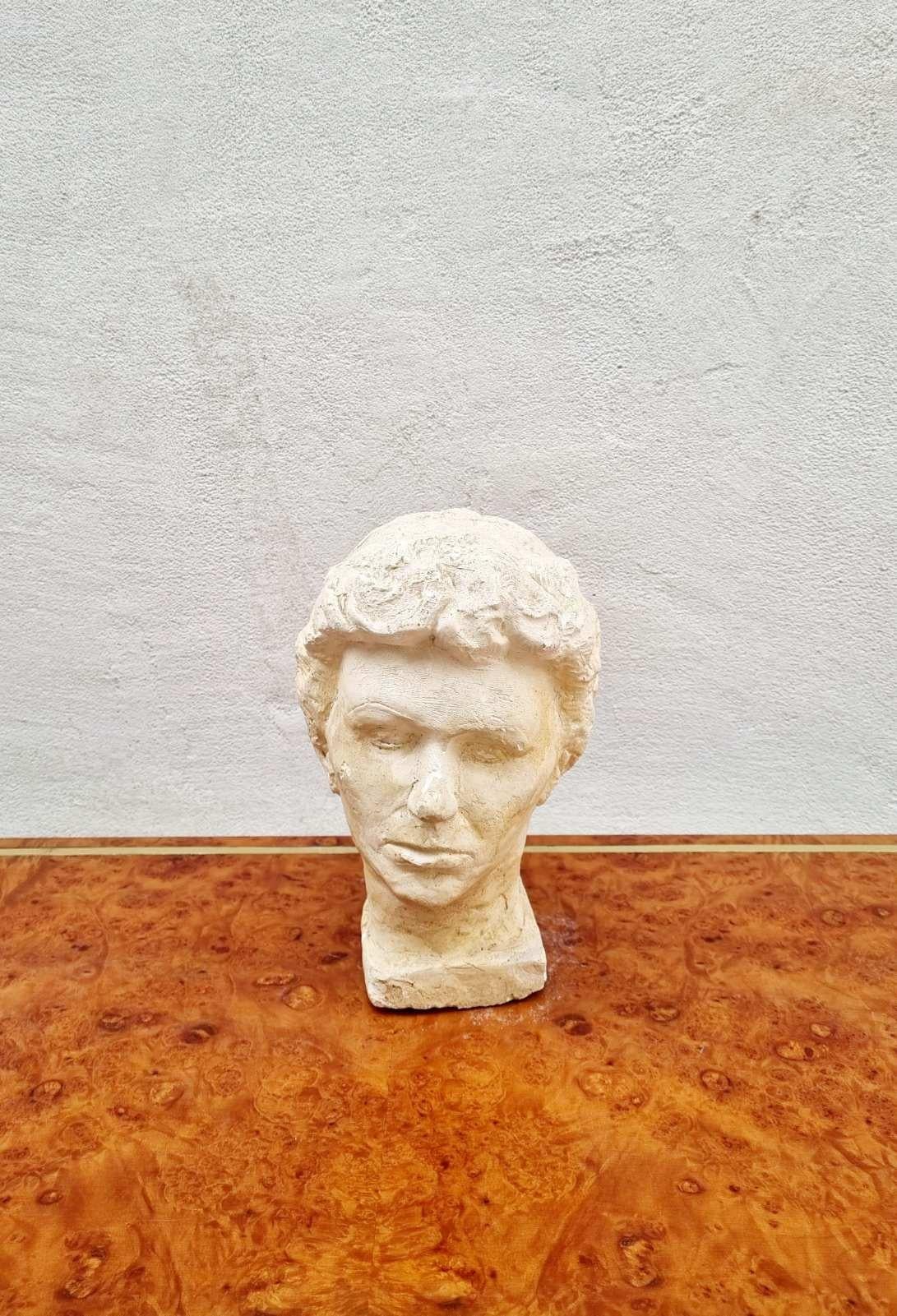 Cabeza femenina modelada en escayola, Italia años 50 en venta 2