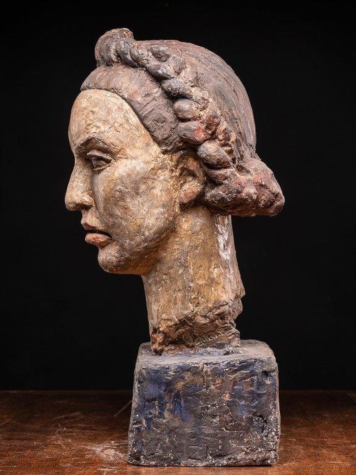 Tête de mannequin féminine sculptée polychromée d'atelier d'artiste Bon état - En vente à Leuven , BE