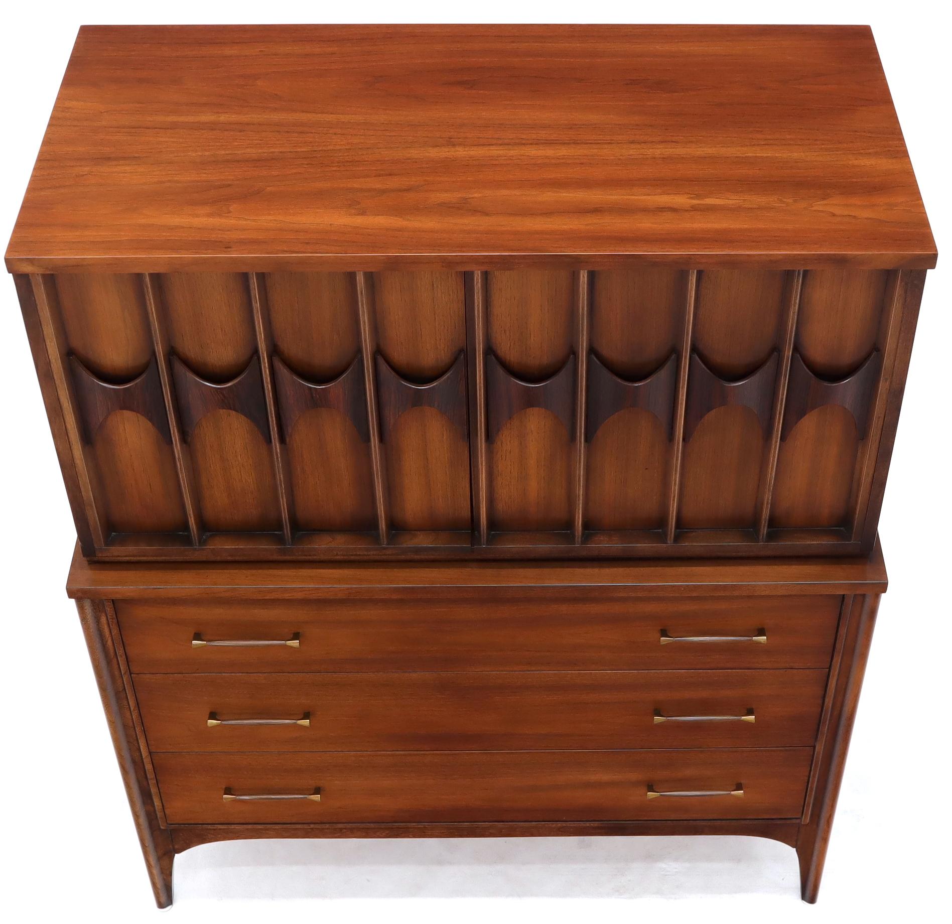 Sculptured Rosewood Front Door Pulls Mid-Century Modern Walnut High Chest In Excellent Condition For Sale In Rockaway, NJ