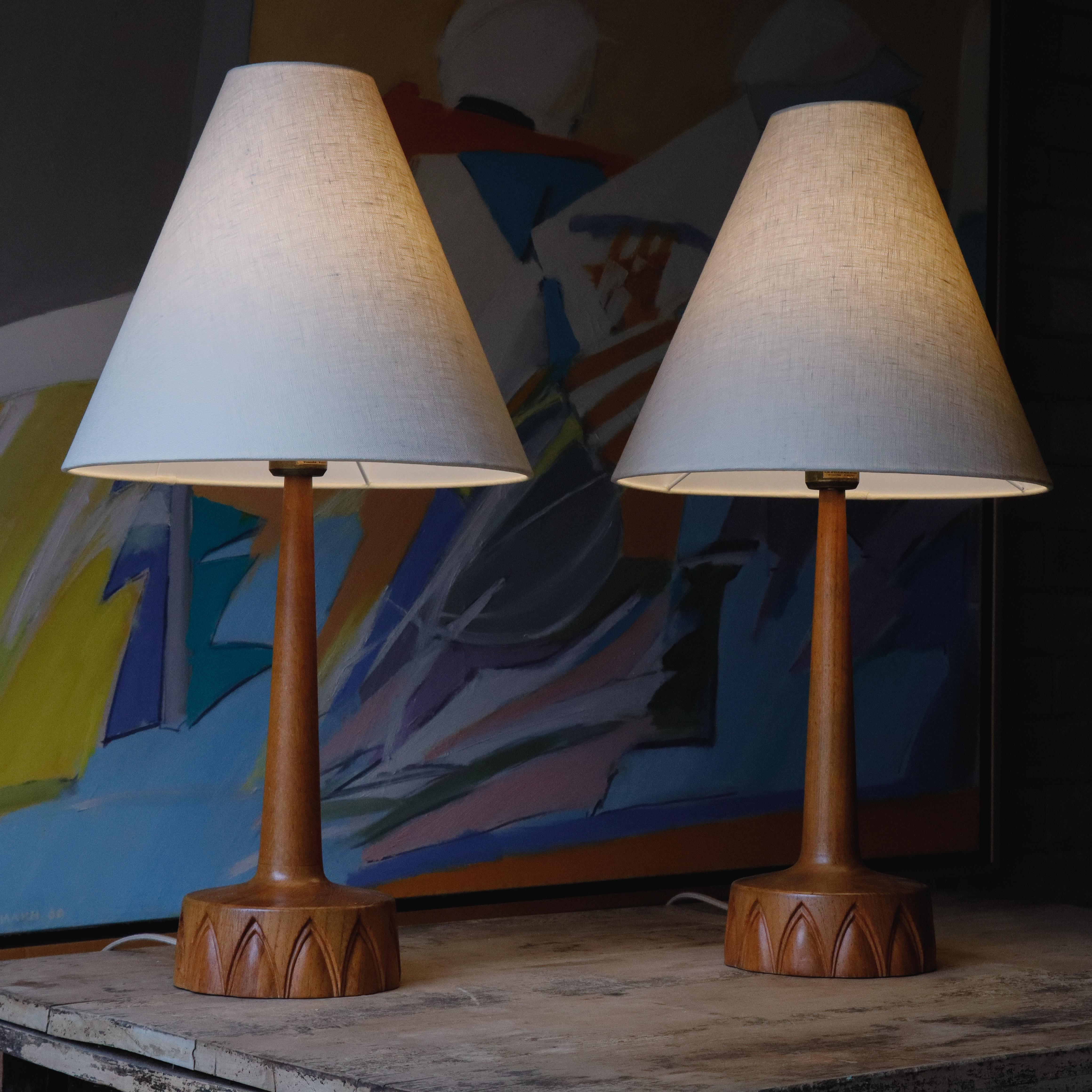 Hand-Carved Pair of Sculptured Table Lamps by AB Tranås Stilarmatur, Sweden, 1960s For Sale