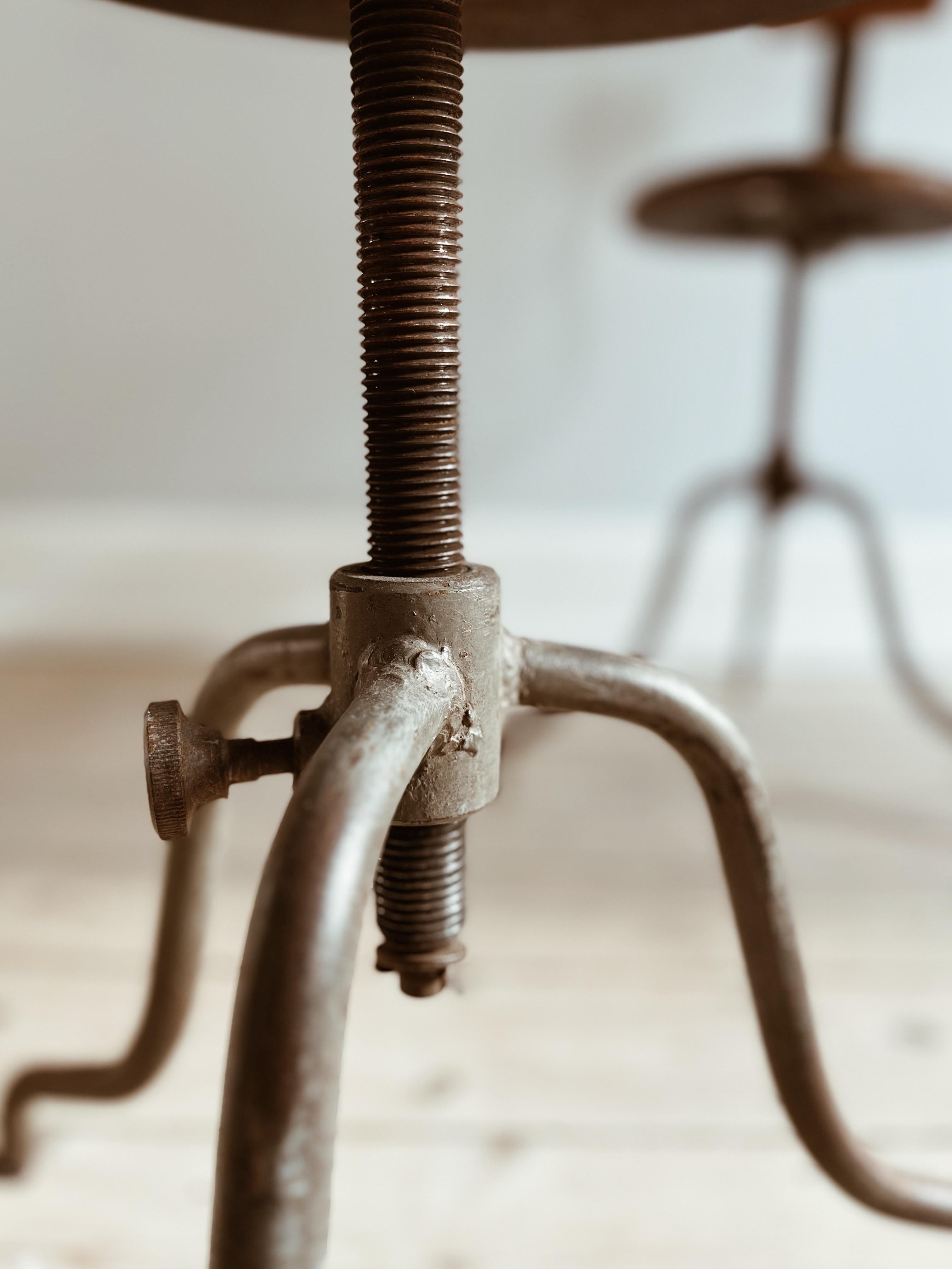 Ceco Sedie industriali scultoree degli anni '30 circa in vendita