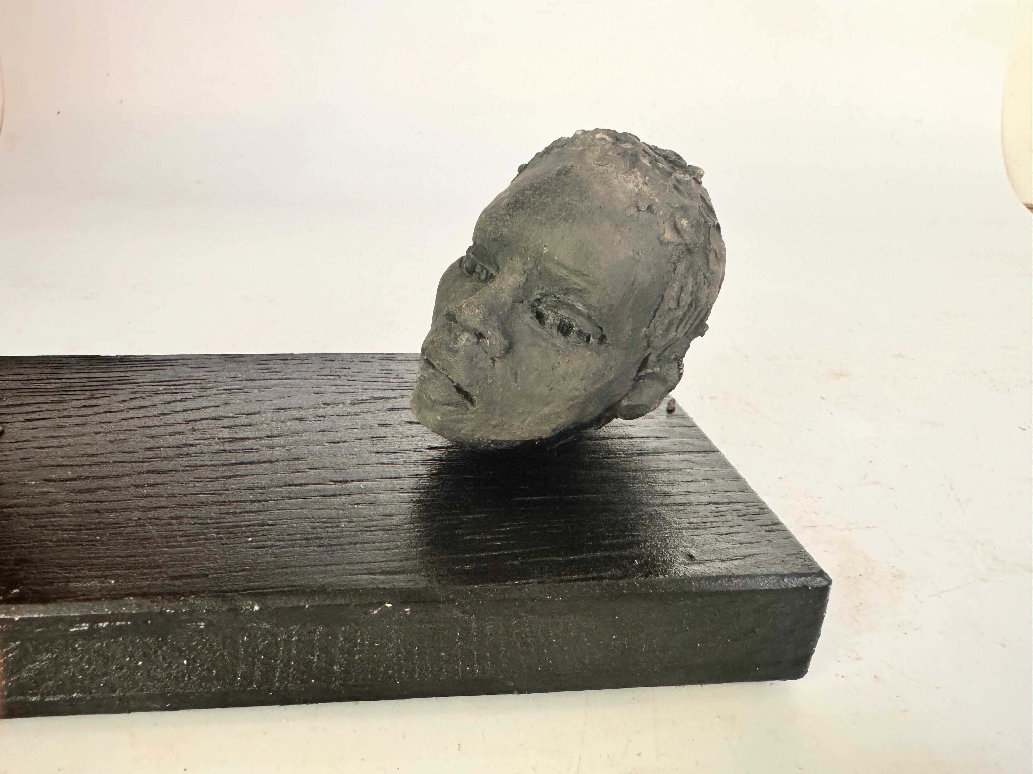XX secolo Sculture in Wood e ceramica provenienti dalla Francia di colore nero-rosso del 20° secolo in vendita