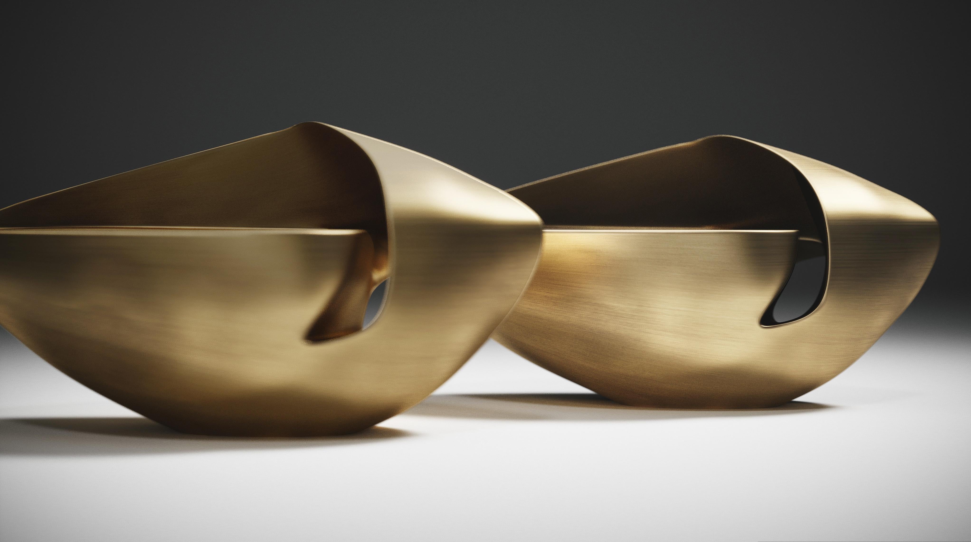 Patrick Coard Paris launches a unique and beautiful sculptural object collection. The Kings Brother cutout is organic and ethereal in its design, with its beautiful curvatures and grooves. Available in bronze-patina brass or two-tone bronze-patina