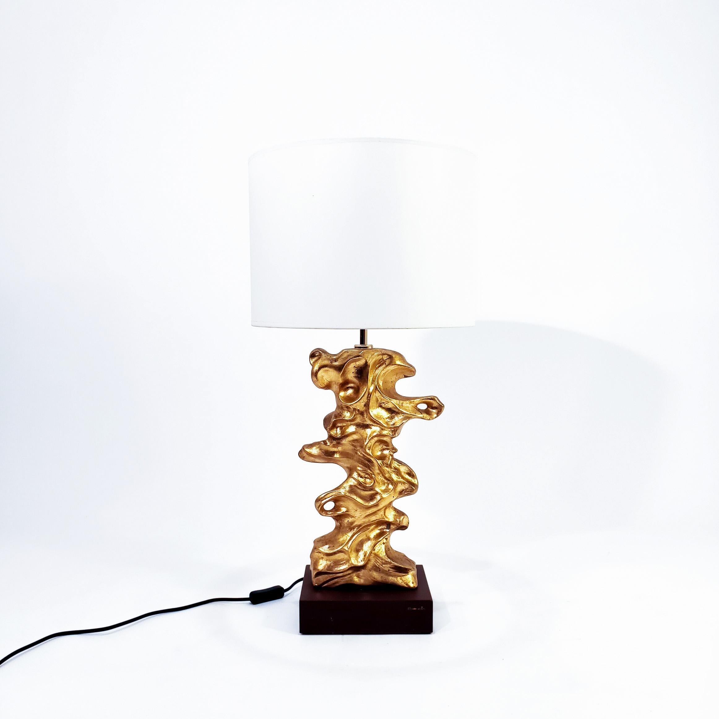 Spanish Sculpural and unique abstract gilded table lamp by Bondia, Spain, 1990s For Sale