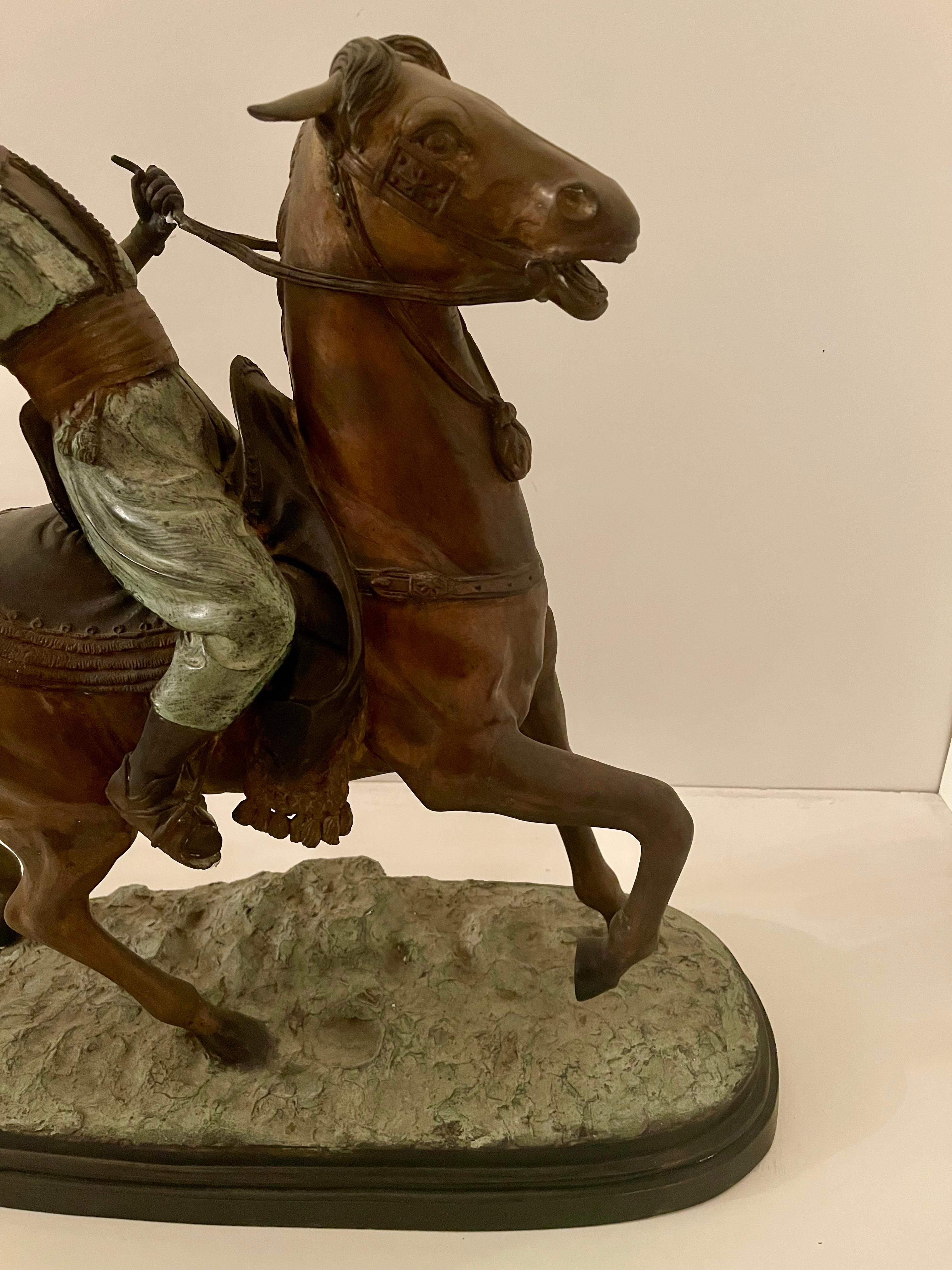 Scultura “Cavaliere con falco” in stile bronzo, XIX secolo in vendita 3