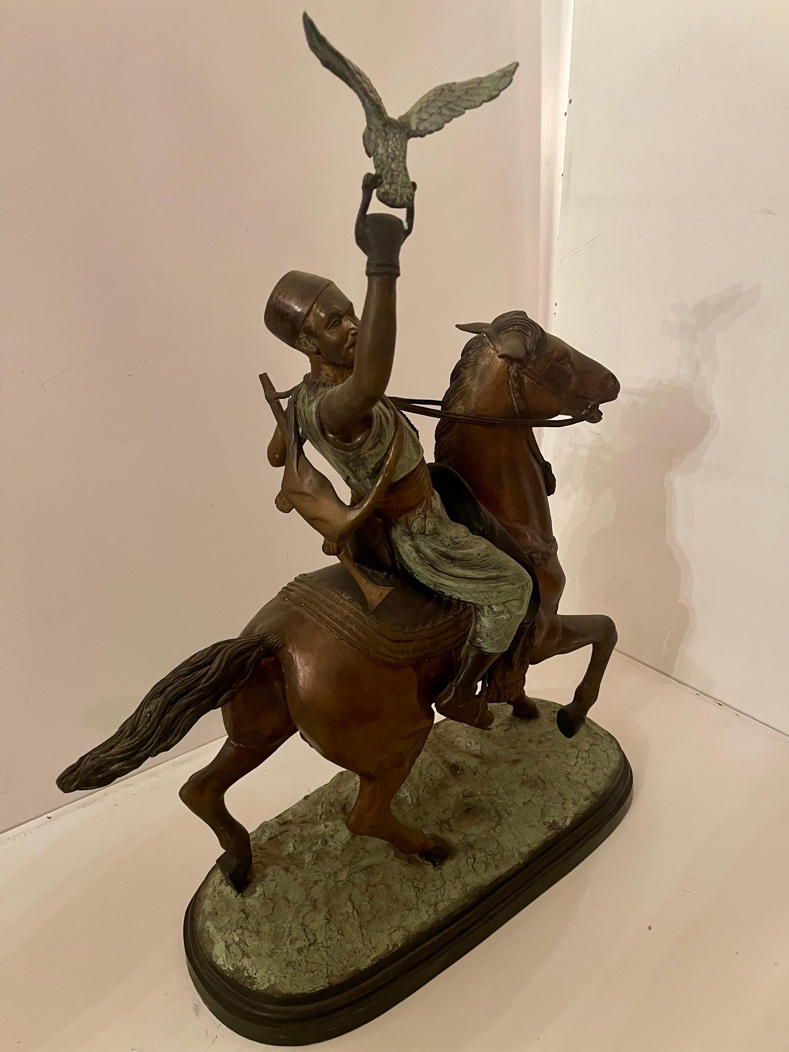 Scultura “Cavaliere con falco” in stile bronzo, XIX secolo in vendita 6