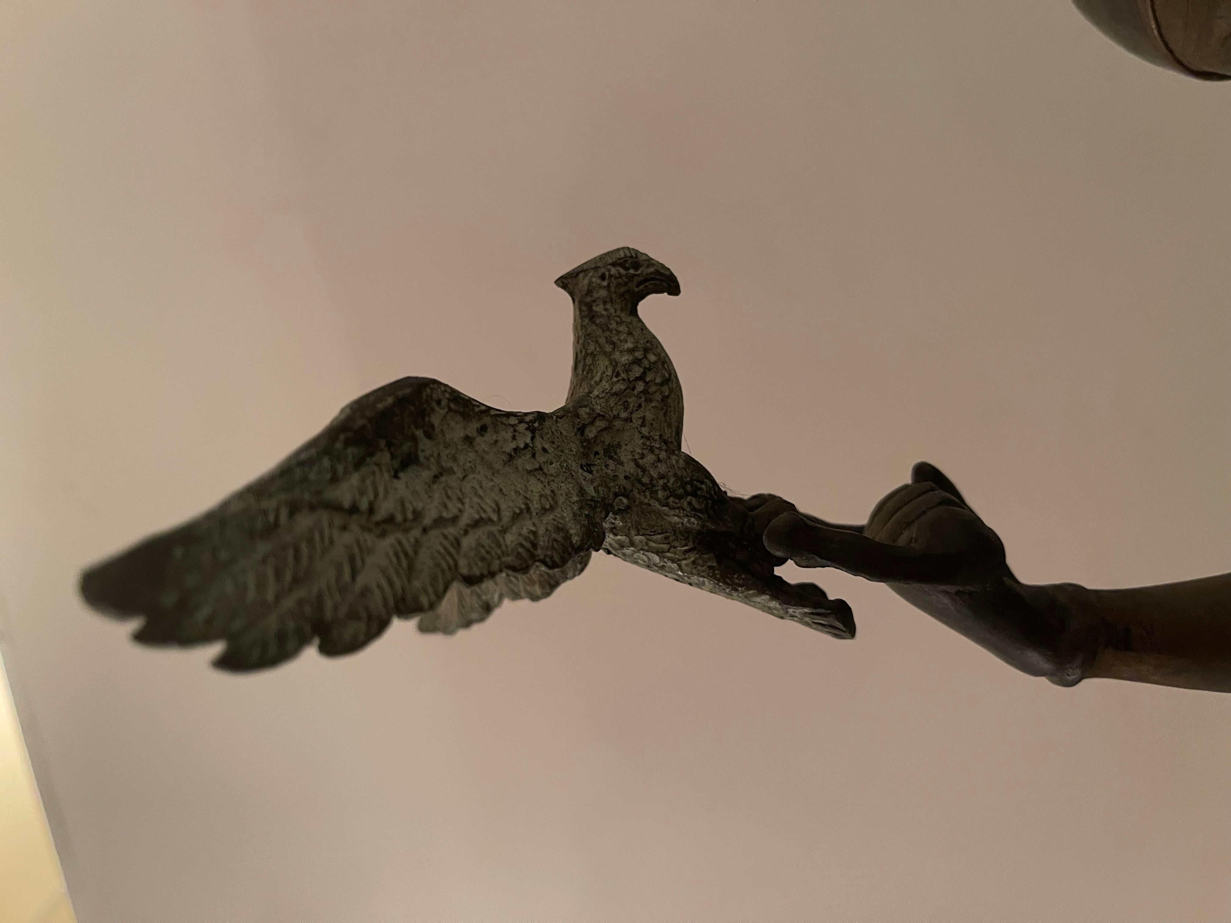 Scultura “Cavaliere con falco” in stile bronzo, XIX secolo In condizioni buone in vendita a Cantù, IT