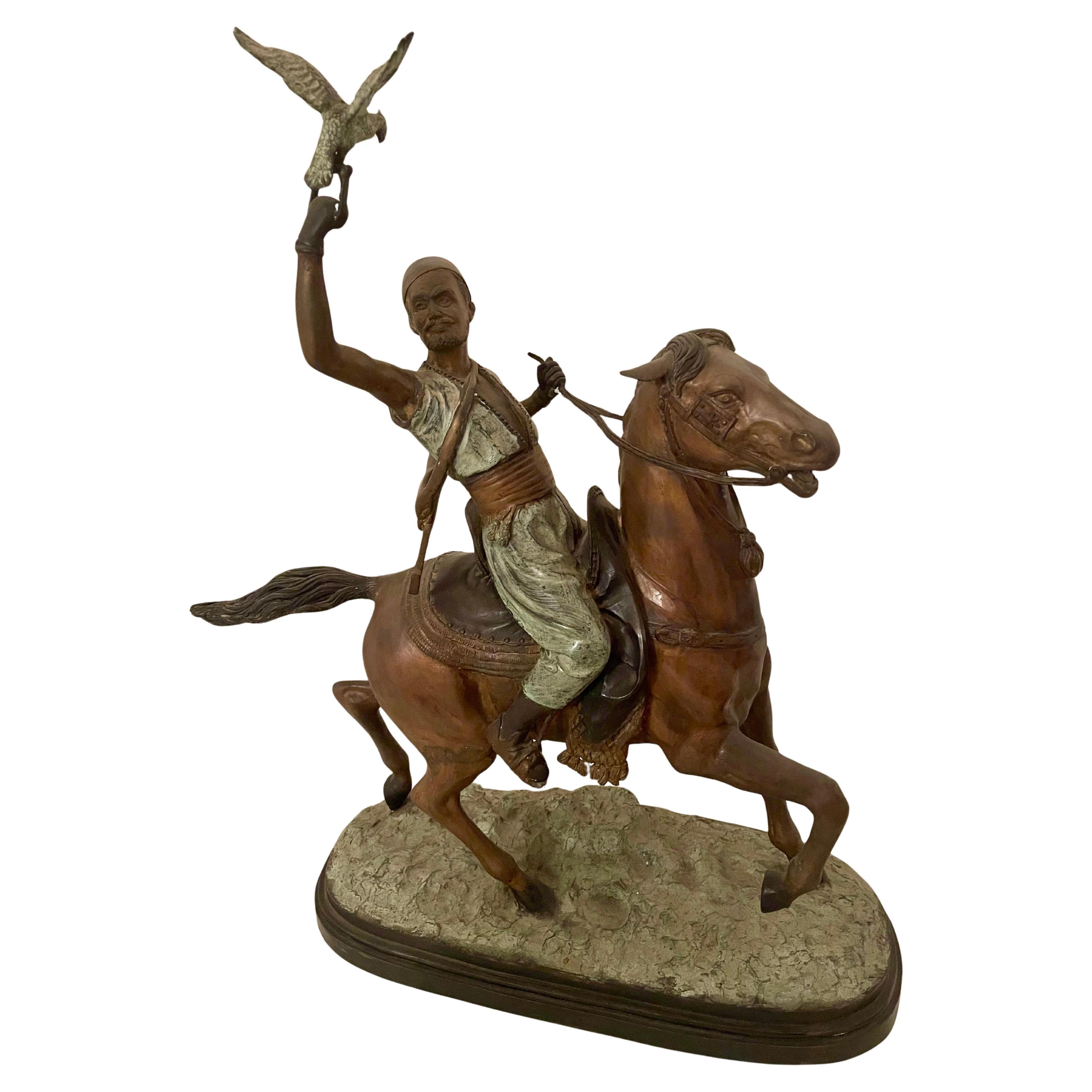 Scultura “Cavaliere con falco” in stile bronzo, XIX secolo in vendita