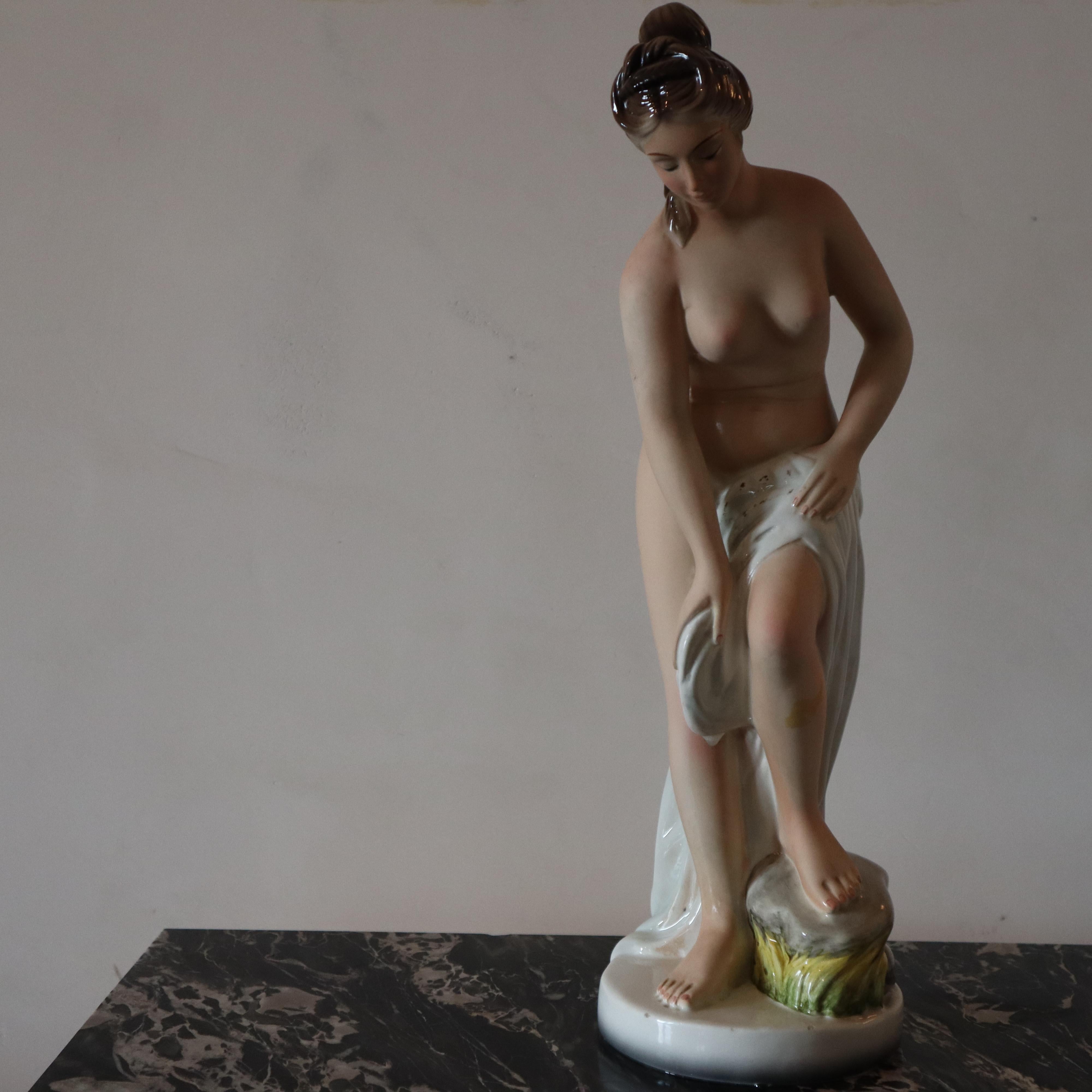 Mid-Century moderno Ceramic sculpture female figure at the Favaro and Cecchetto bath, Italy, 1937 in vendita