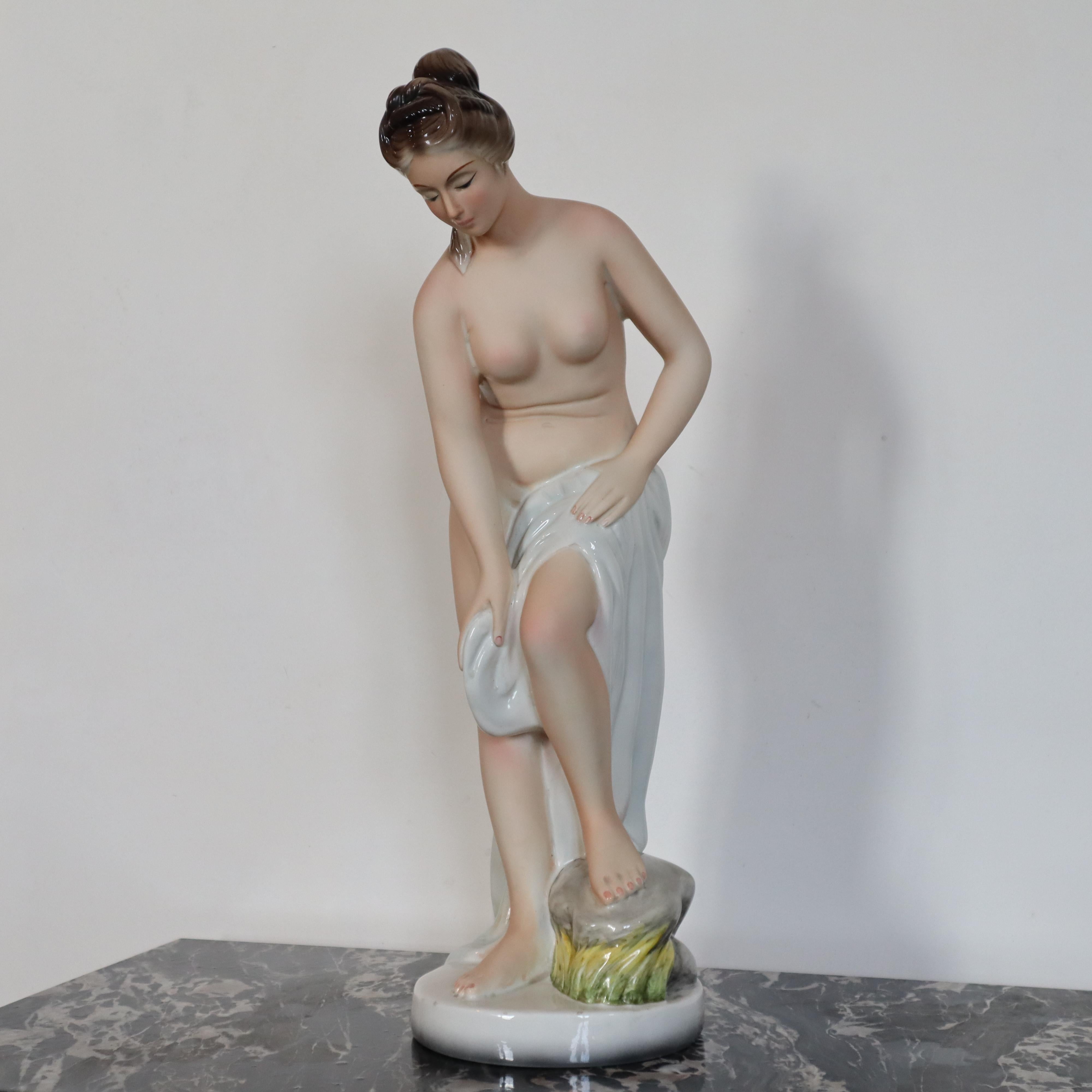 Mid-20th Century Ceramic sculpture female figure at the Favaro and Cecchetto bath, Italy, 1937 in vendita