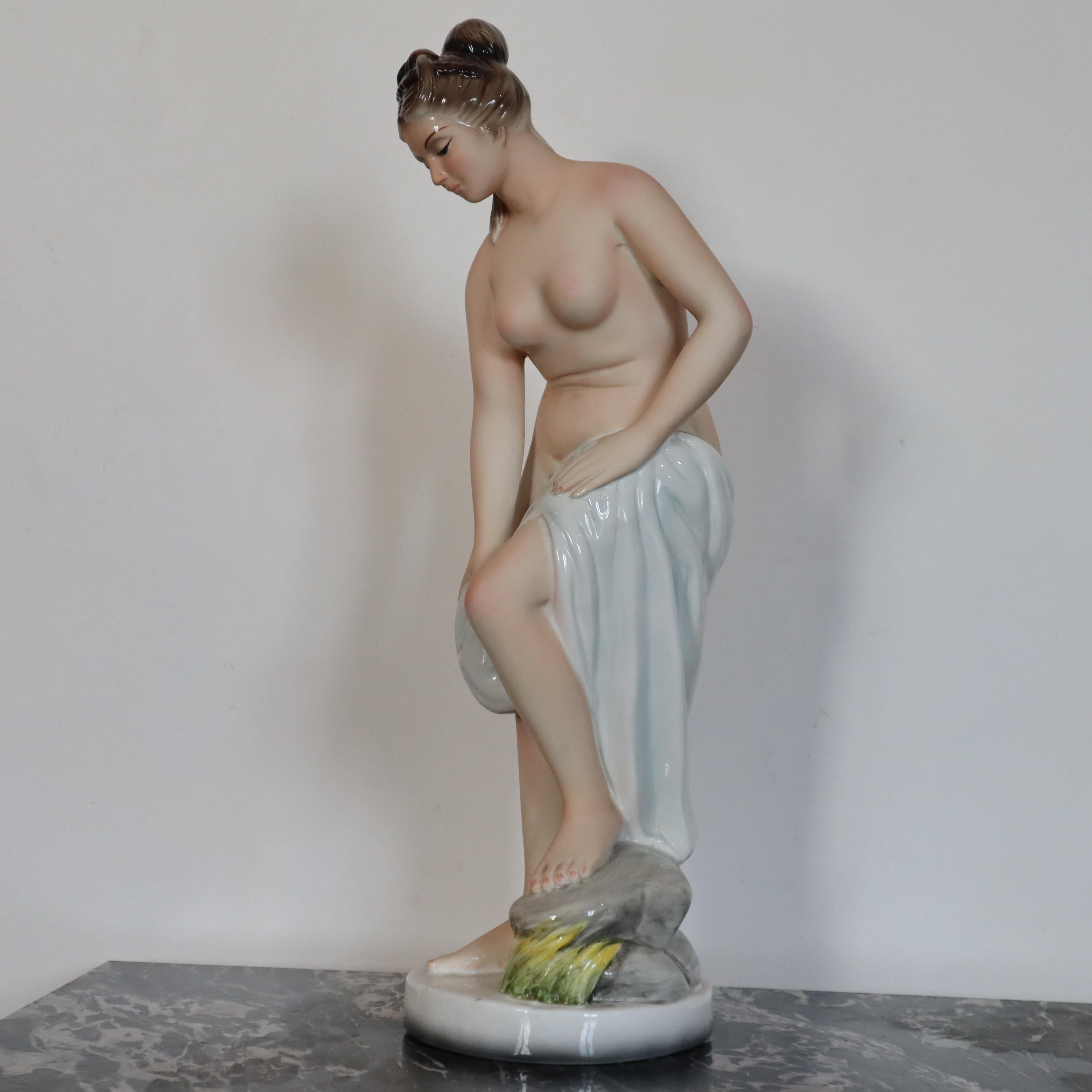 Ceramic sculpture female figure at the Favaro and Cecchetto bath, Italy, 1937 in vendita 1