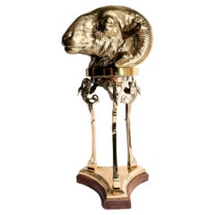 Sculpture en bronze doré des années 1970 représentant une tête de Bélier avec piédestal