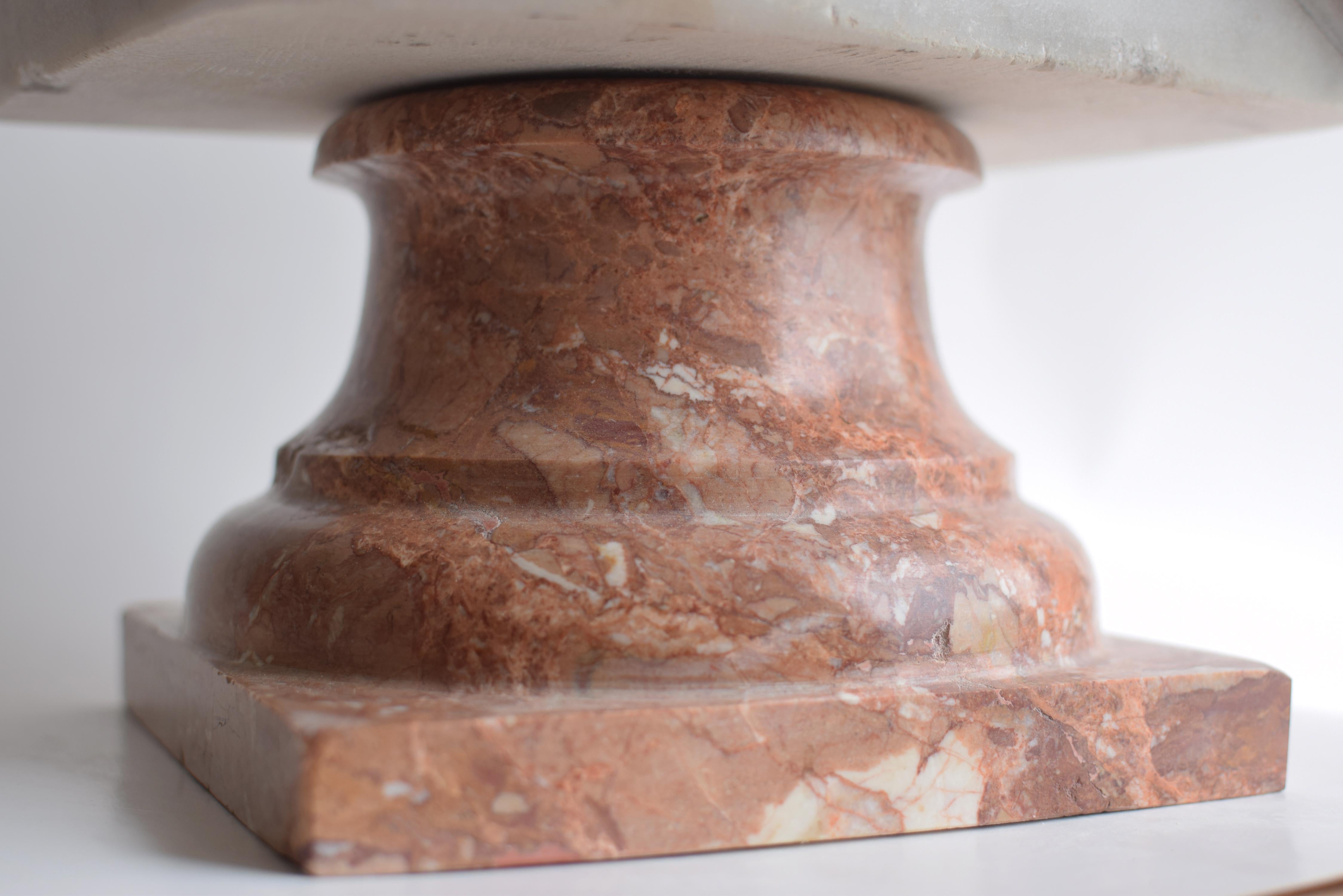 Kapitolinische Antinoos-Skulptur - weißer Carrara-Marmor - hergestellt in Italien im Angebot 3