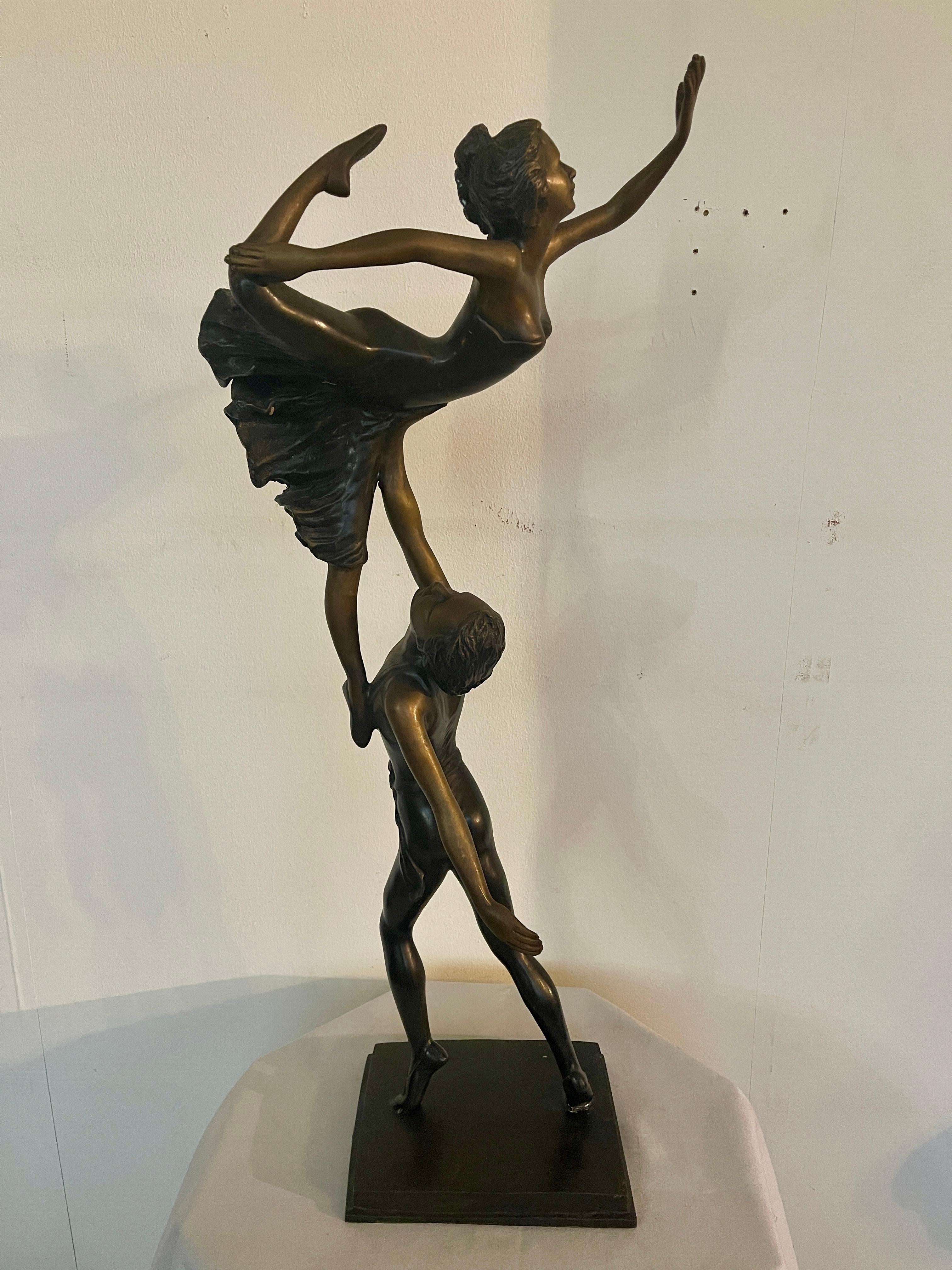 Scultura di ballerini in bronzo francese anni '30 in vendita 3
