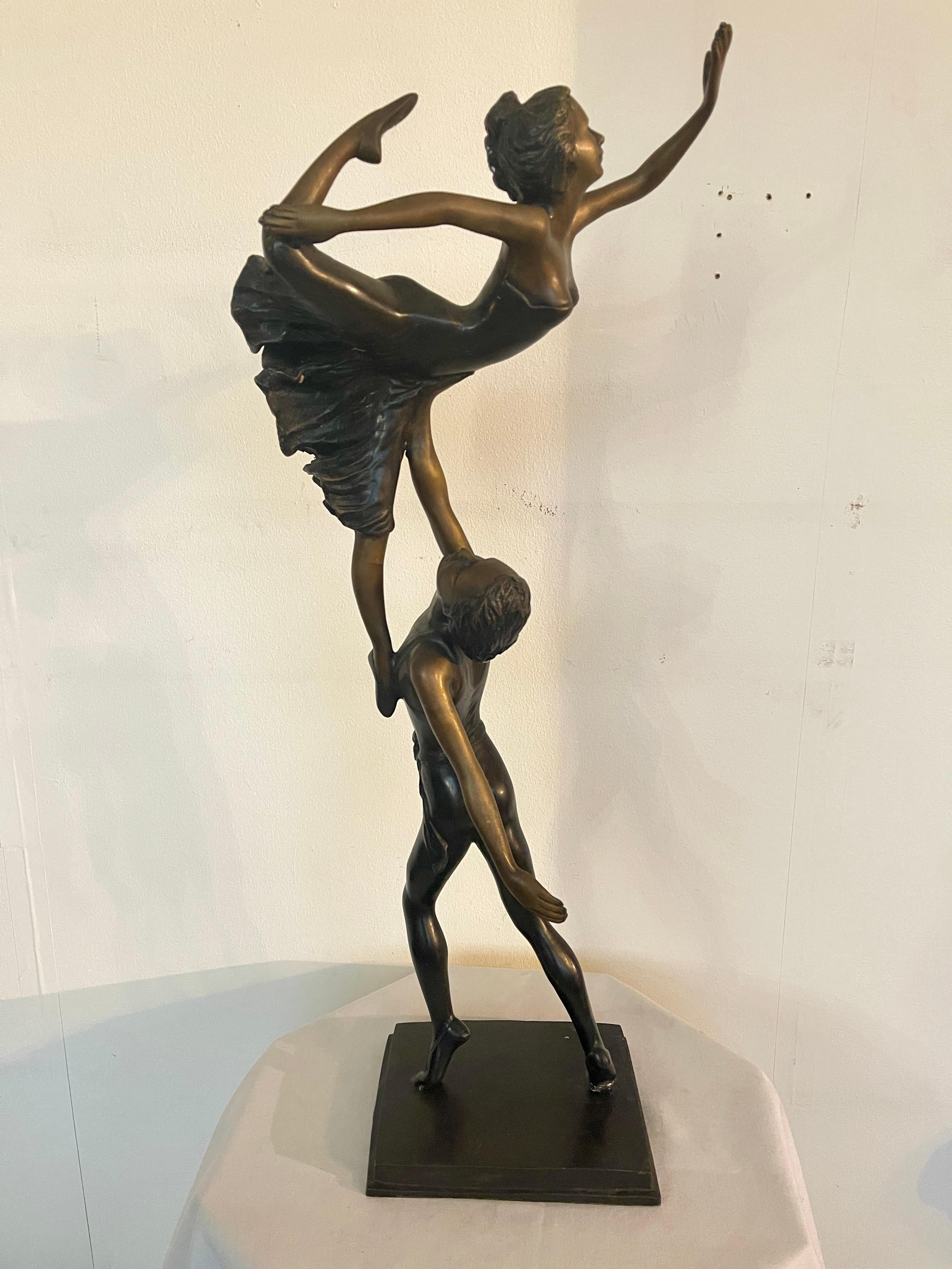 Scultura di ballerini in bronzo francese anni '30 in vendita 4