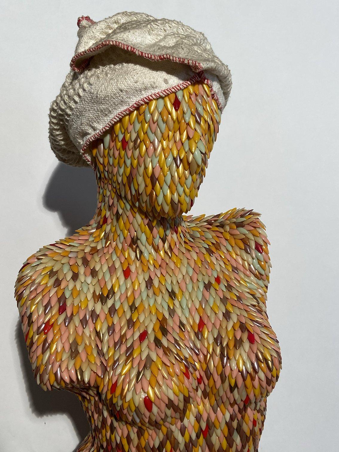 Scultura di donna di Enrica Borghi nel 1999, Italia. In condizioni ottime in vendita a Ravenna, IT