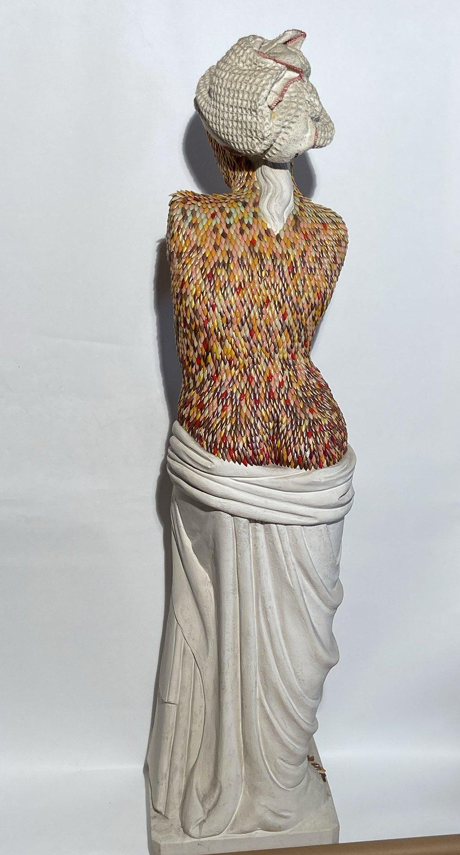 Plastica Scultura di donna di Enrica Borghi nel 1999, Italia. in vendita