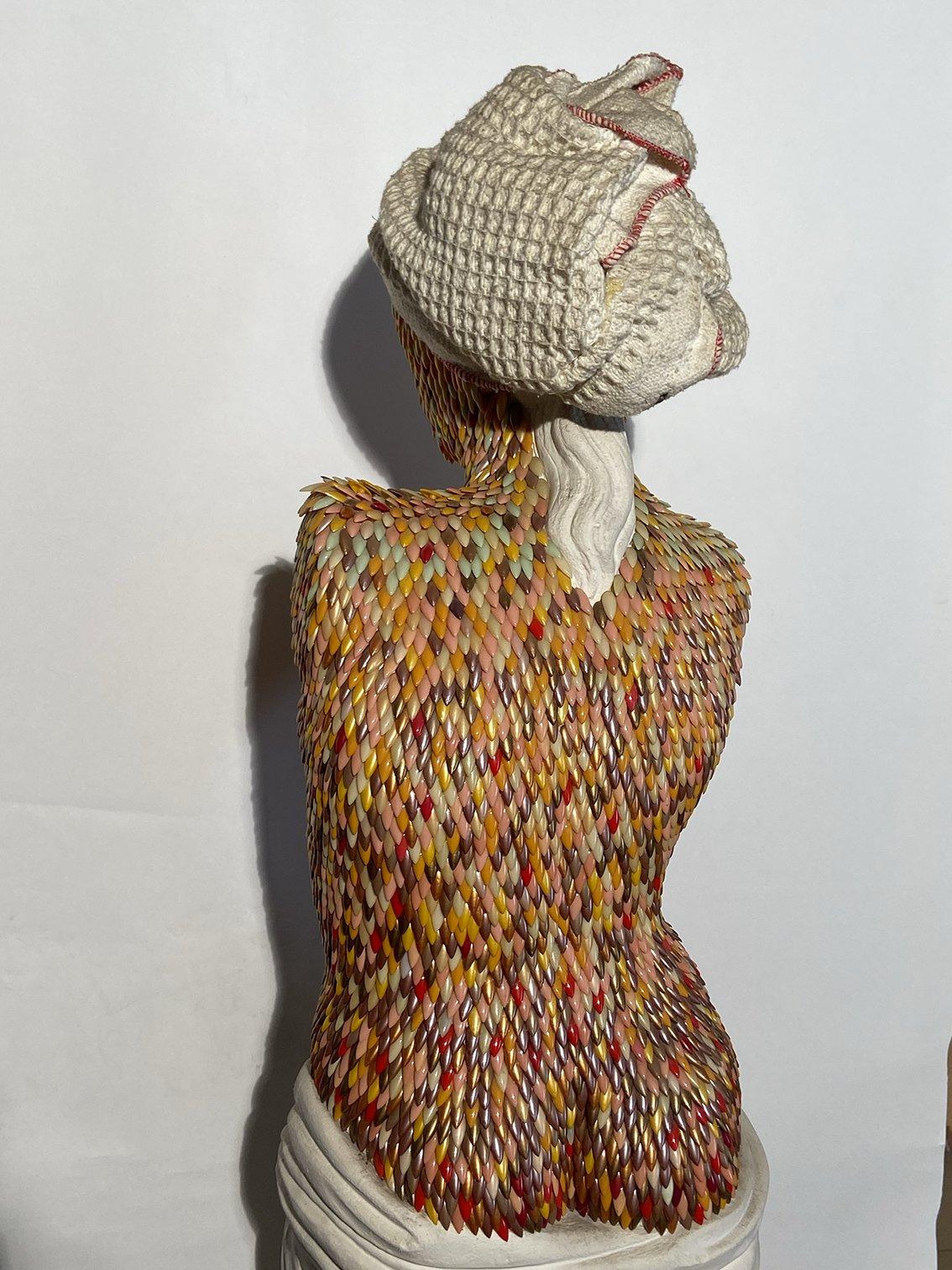 Scultura di donna di Enrica Borghi nel 1999, Italia. in vendita 1