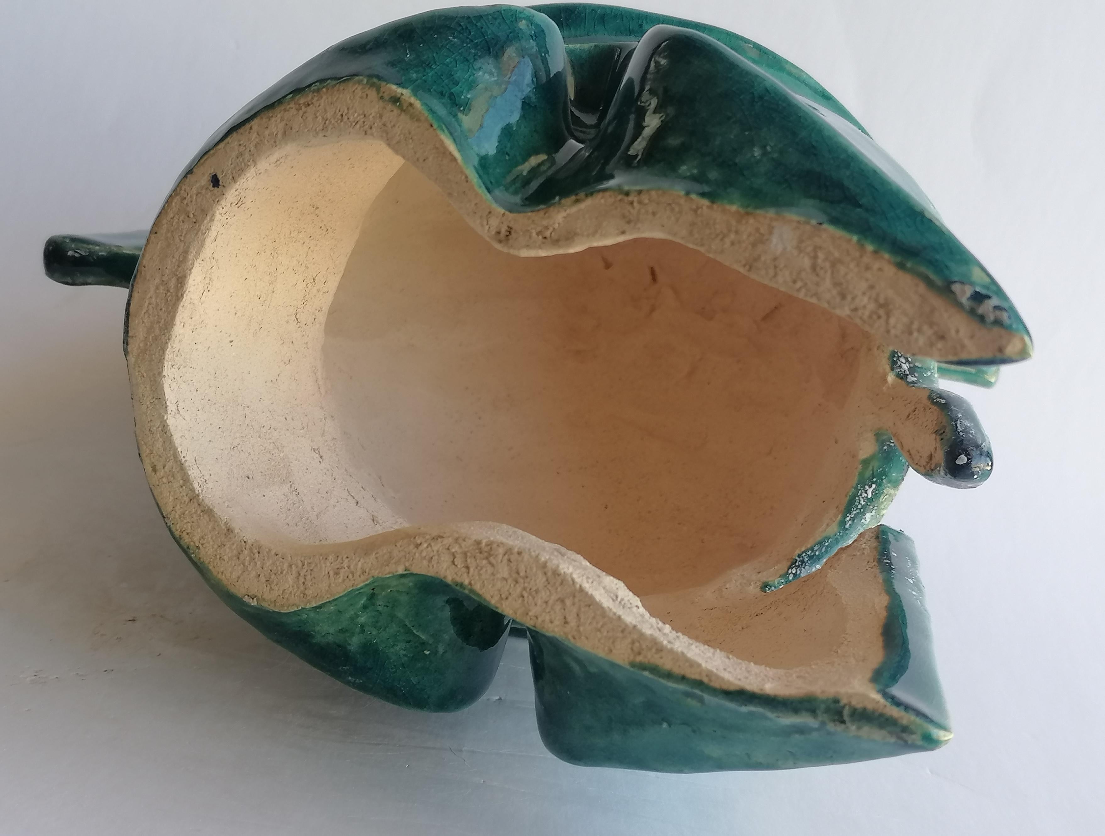 Scultura di elmo greco corinzio fatta a mano su ceramica -made in Italy in vendita 3